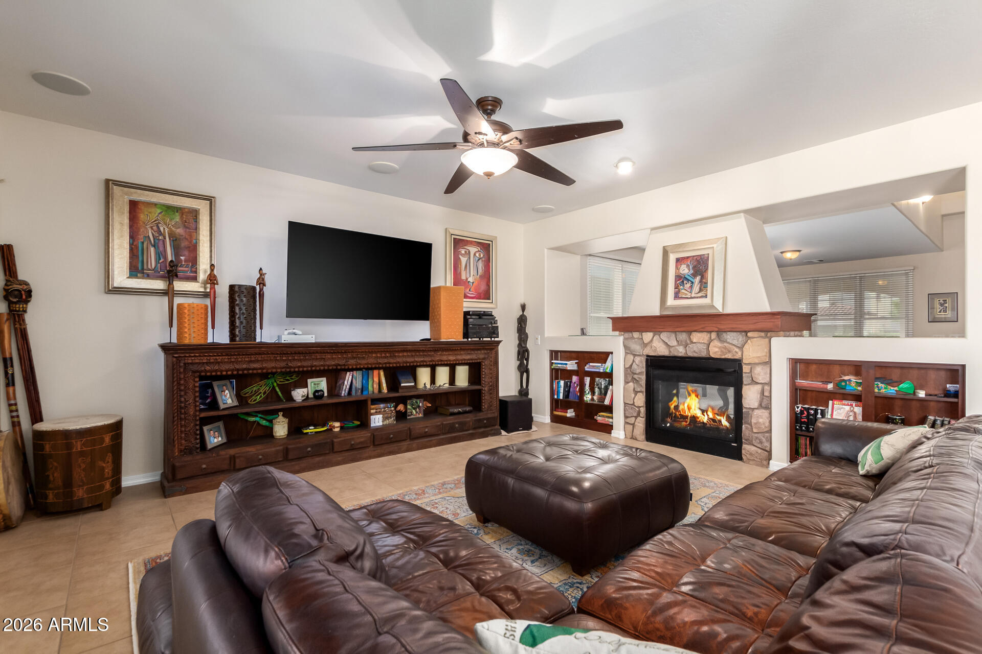 2075 E HONEYSUCKLE Place