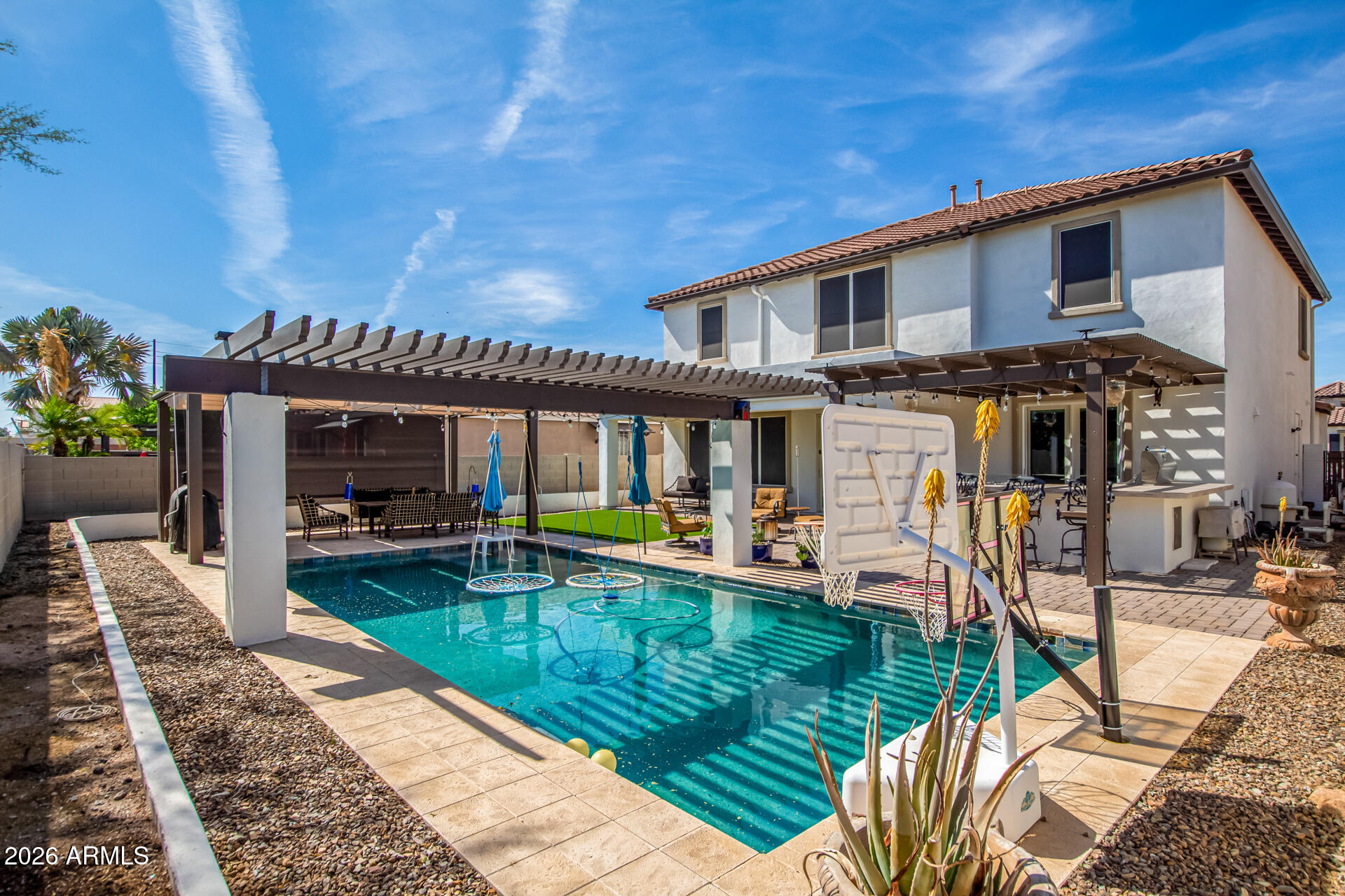 2075 E HONEYSUCKLE Place