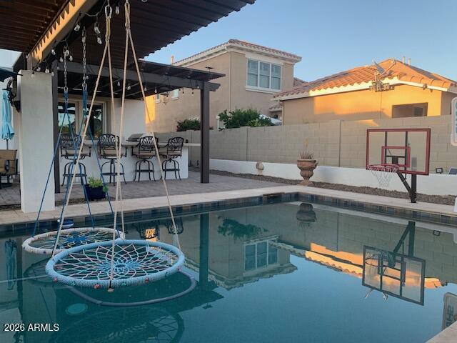 2075 E HONEYSUCKLE Place