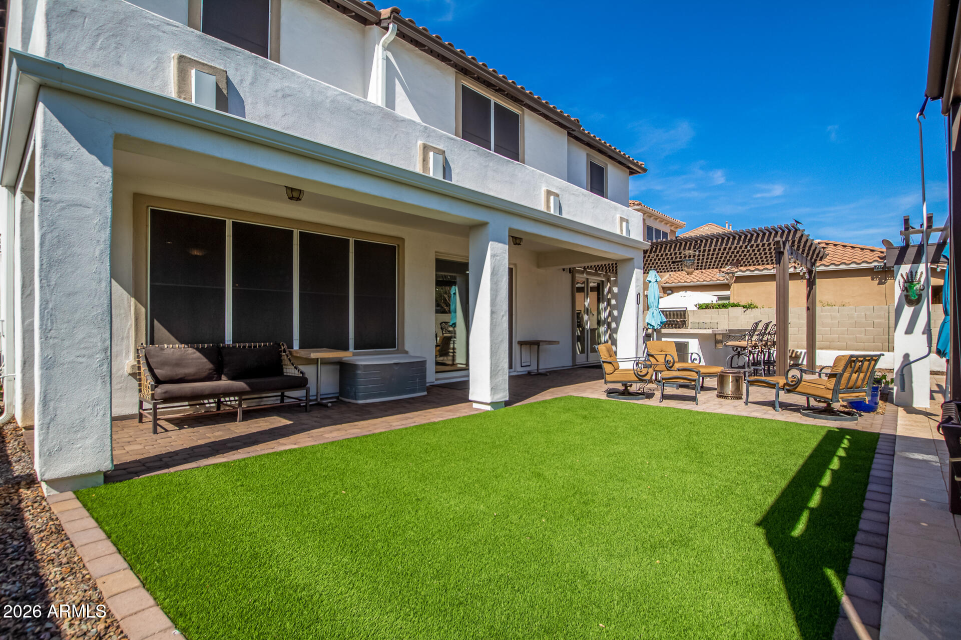2075 E HONEYSUCKLE Place