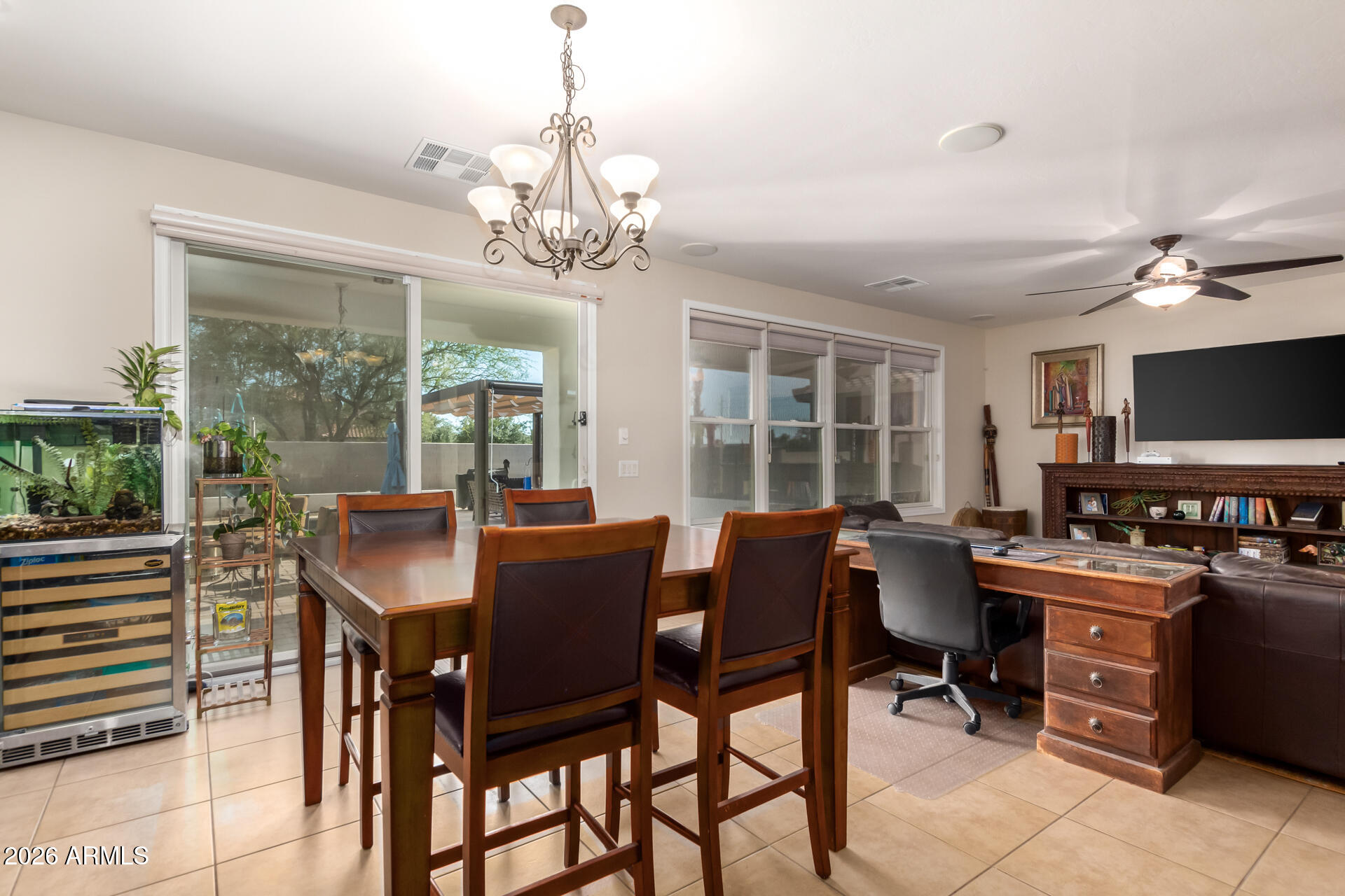 2075 E HONEYSUCKLE Place