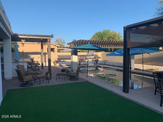 2075 E HONEYSUCKLE Place