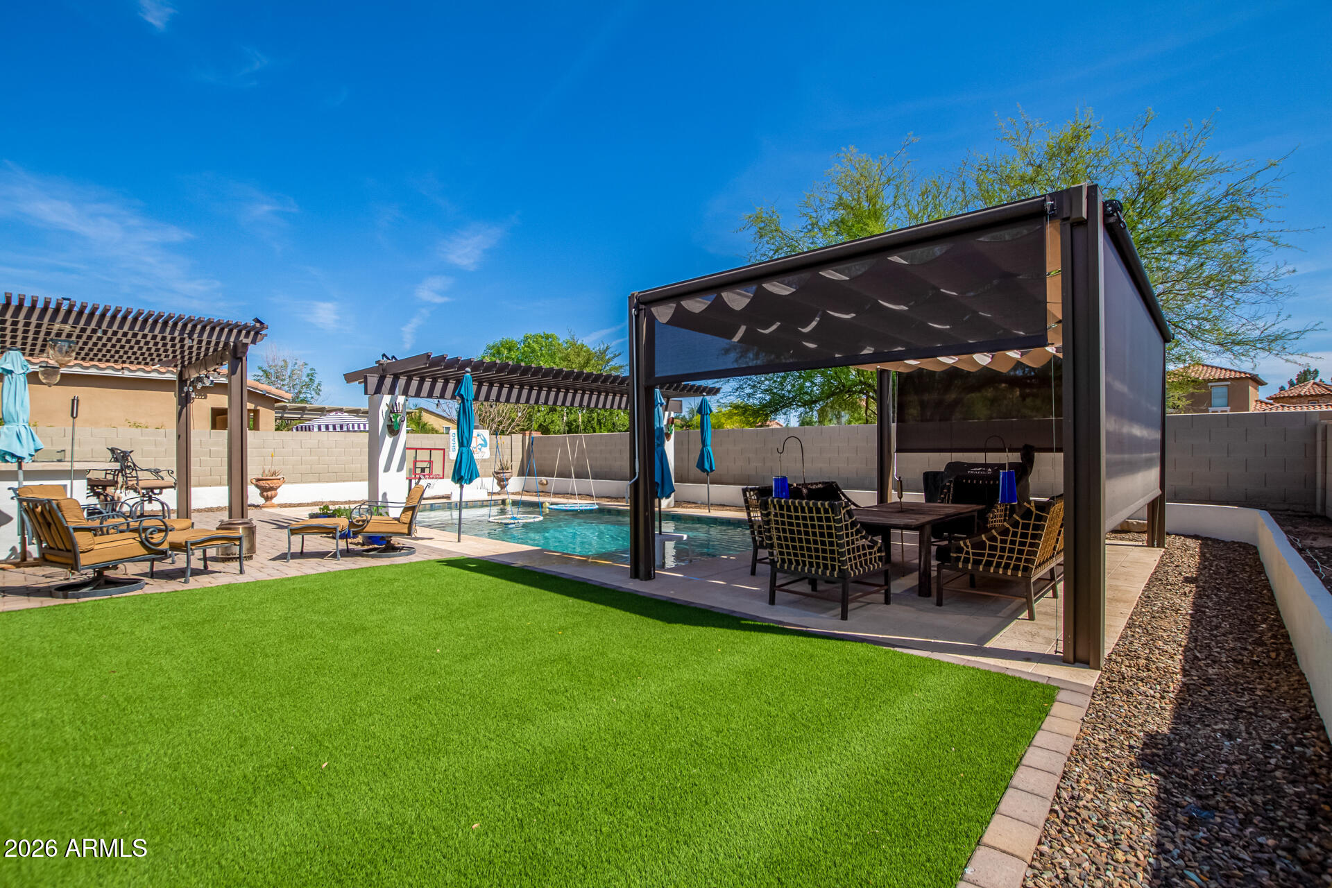 2075 E HONEYSUCKLE Place
