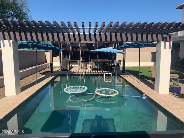 2075 E HONEYSUCKLE Place