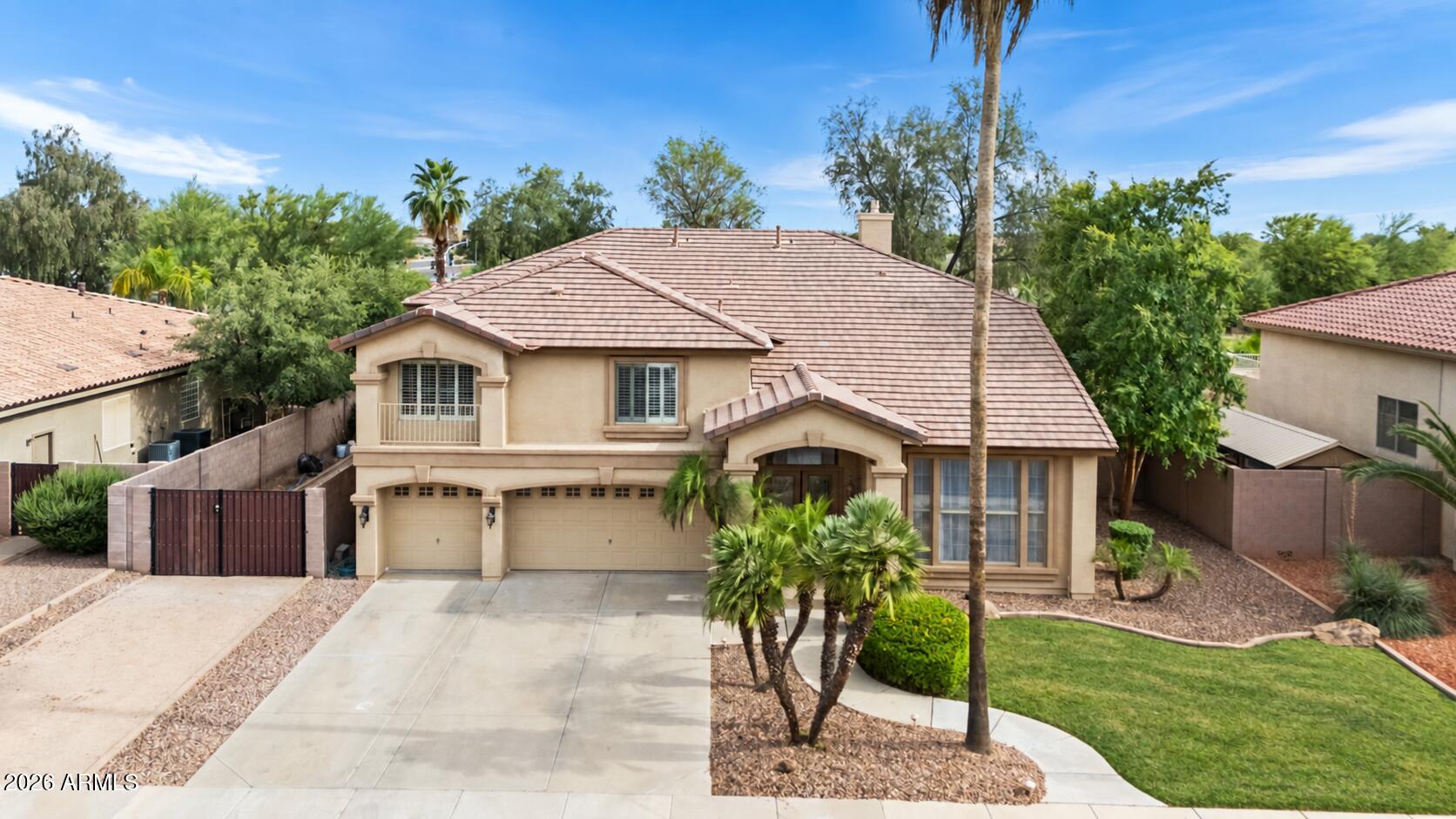 935 E SAN CARLOS Way