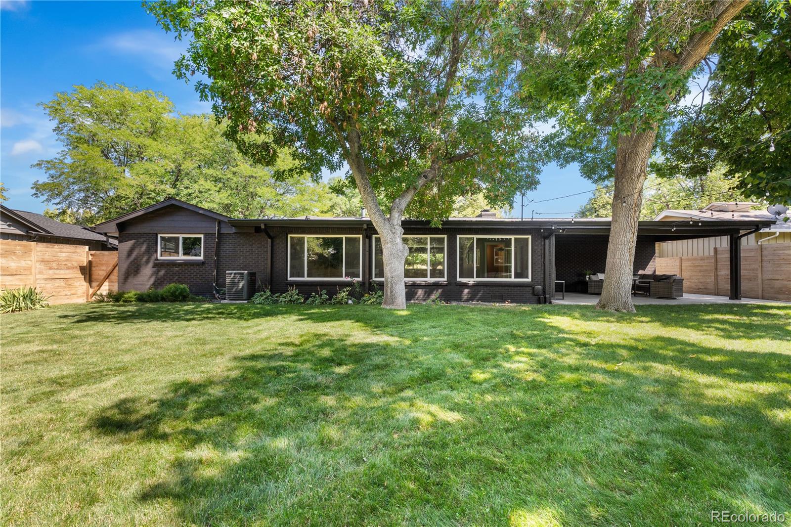385 S Olive Way