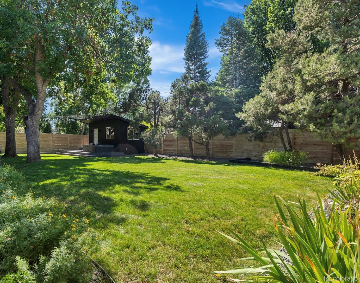 385 S Olive Way