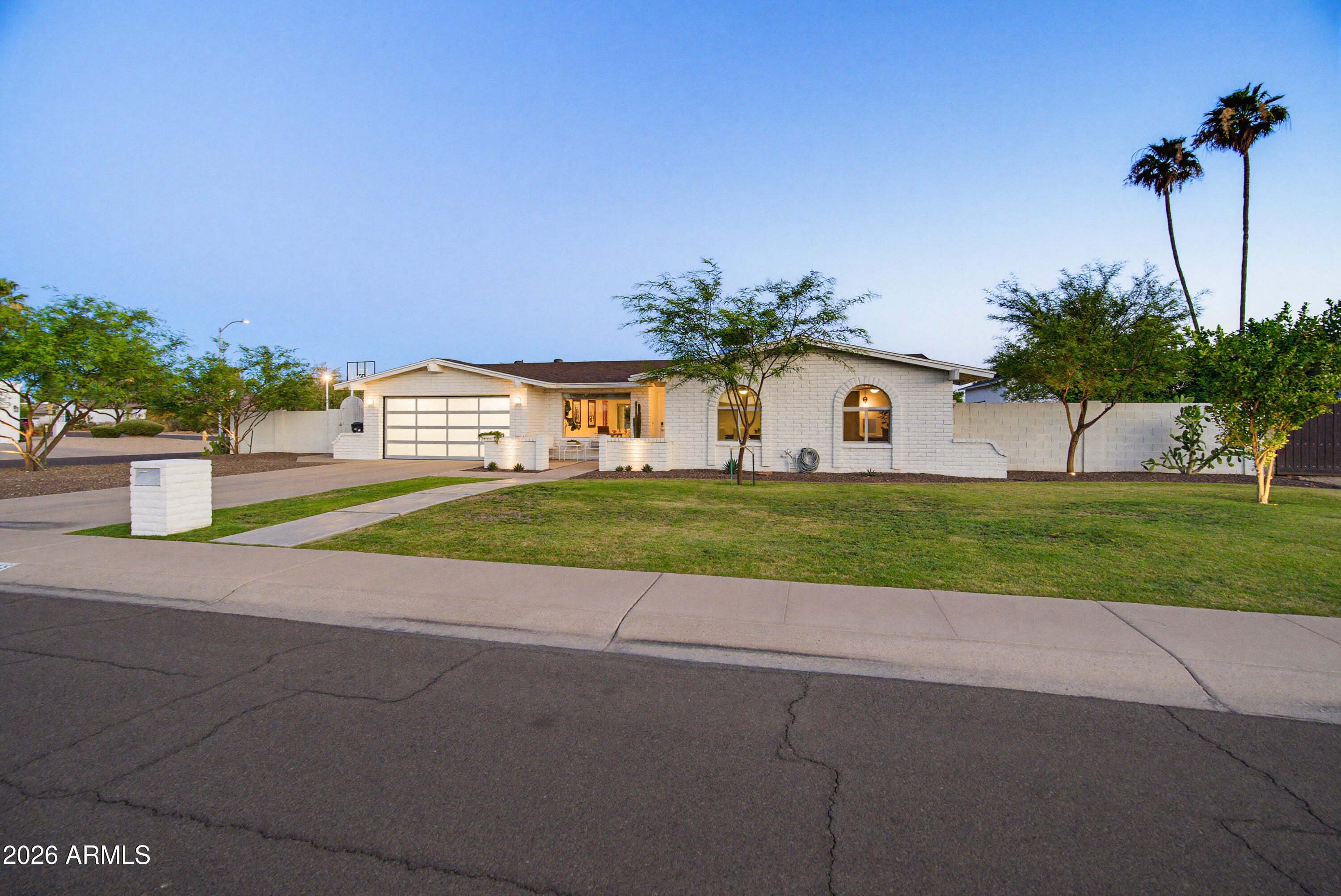 5345 E WINCHCOMB Drive