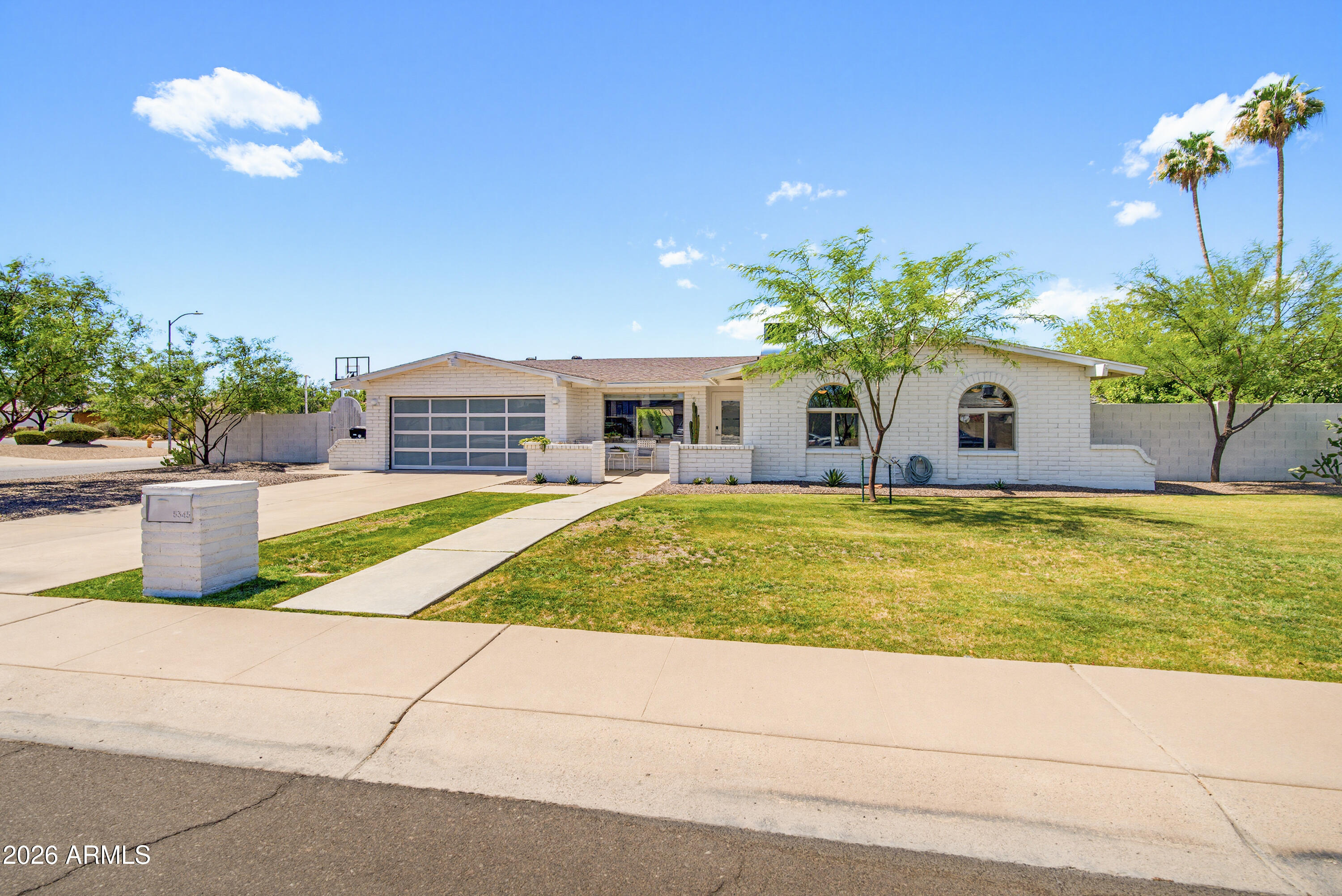 5345 E WINCHCOMB Drive