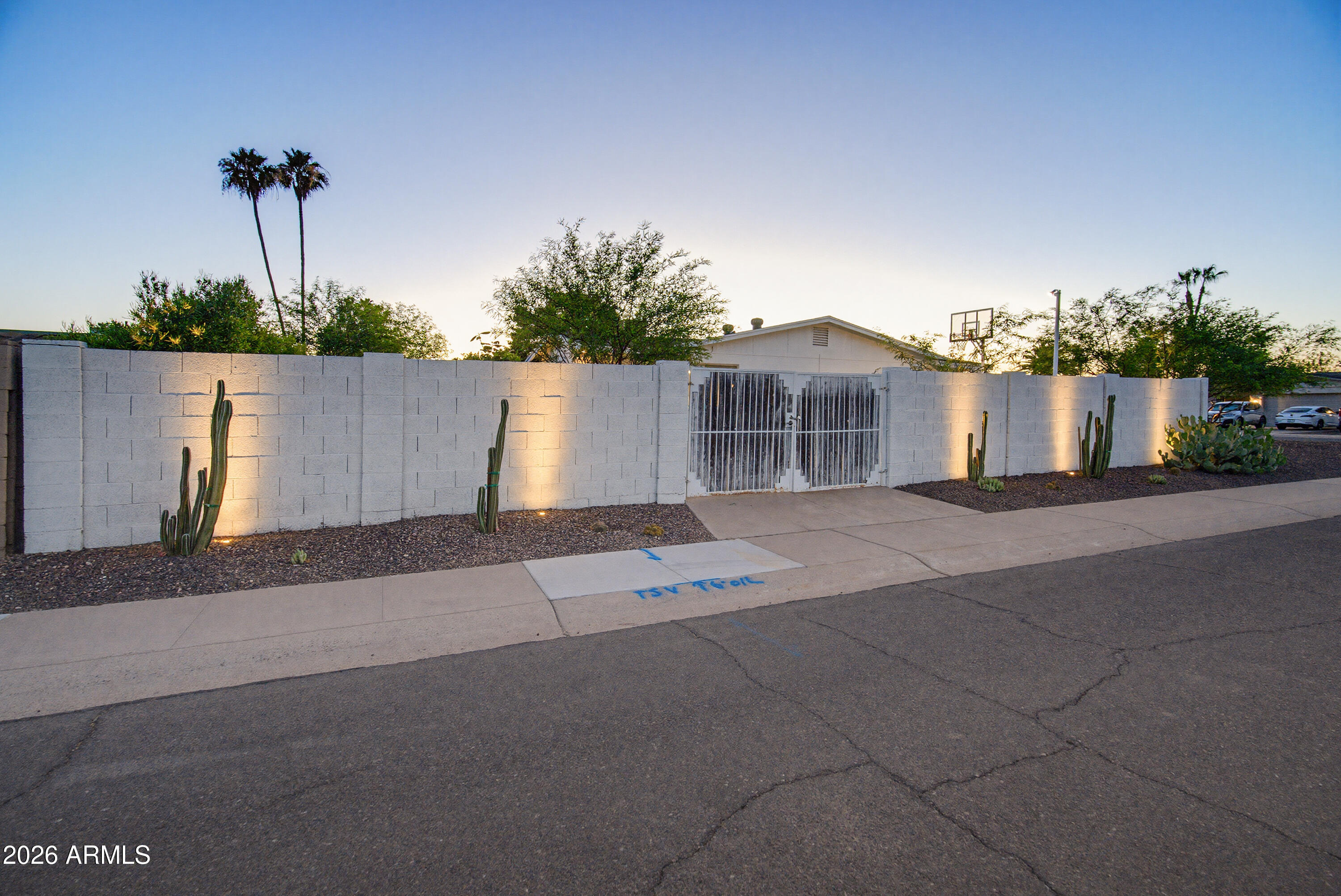 5345 E WINCHCOMB Drive