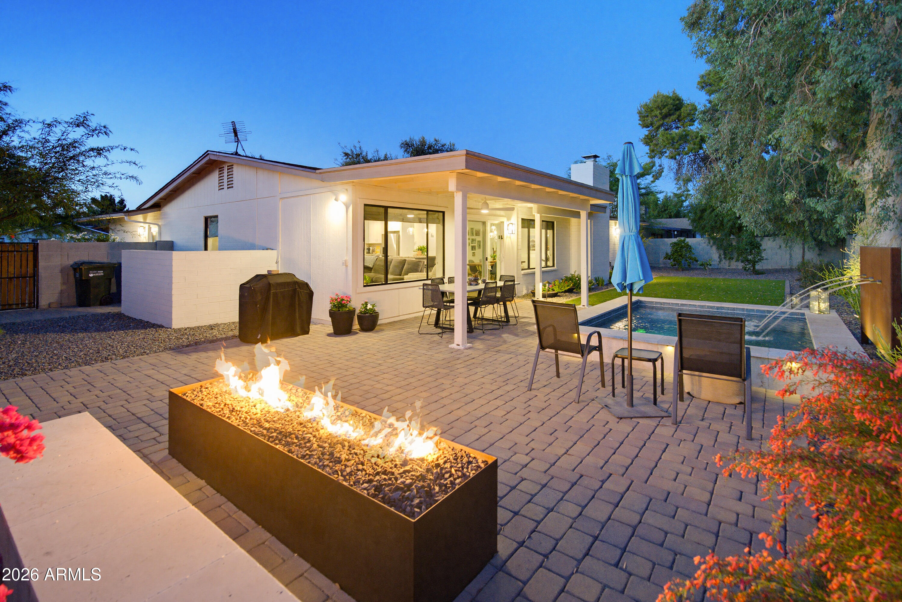 5219 E WINCHCOMB Drive