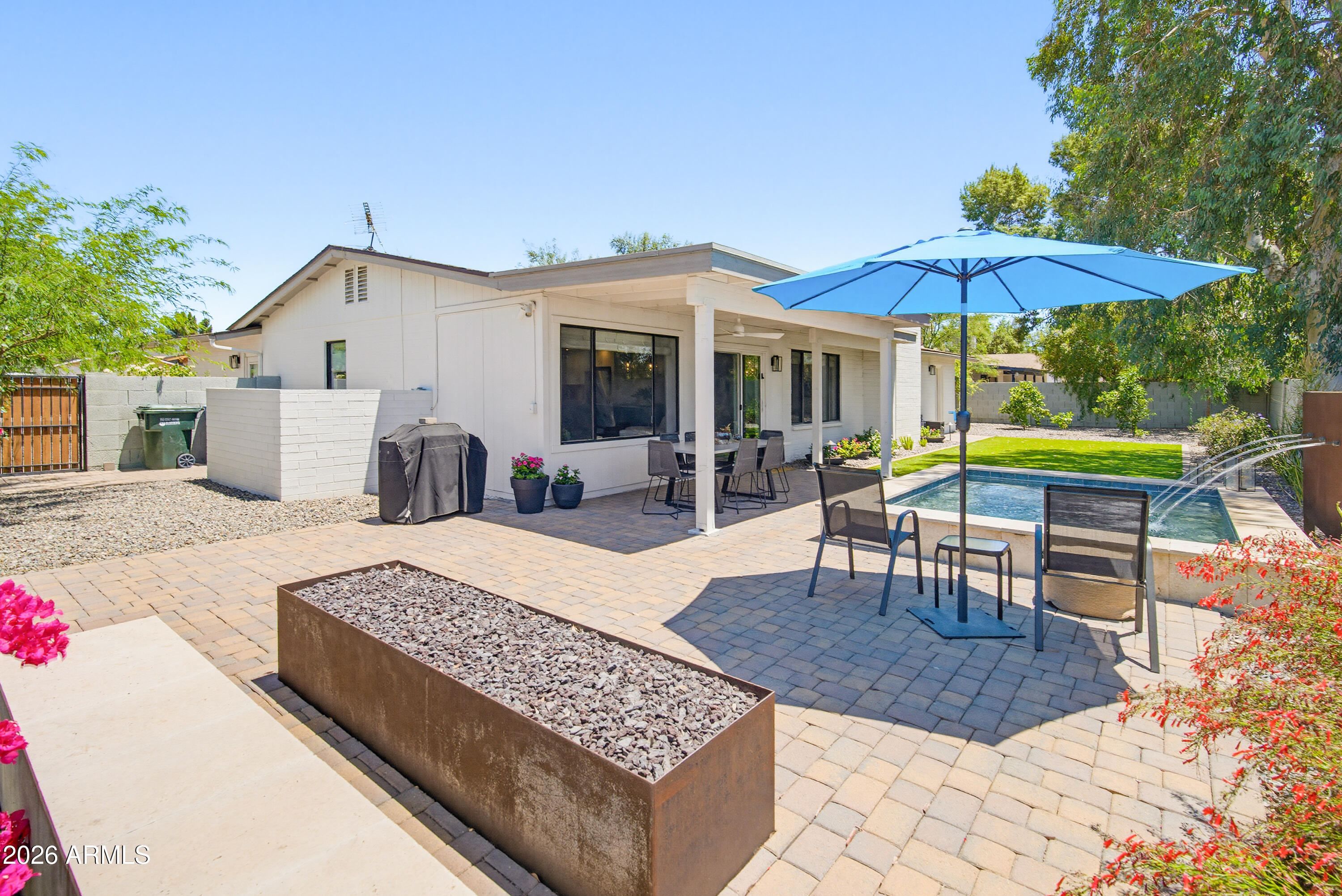 5219 E WINCHCOMB Drive