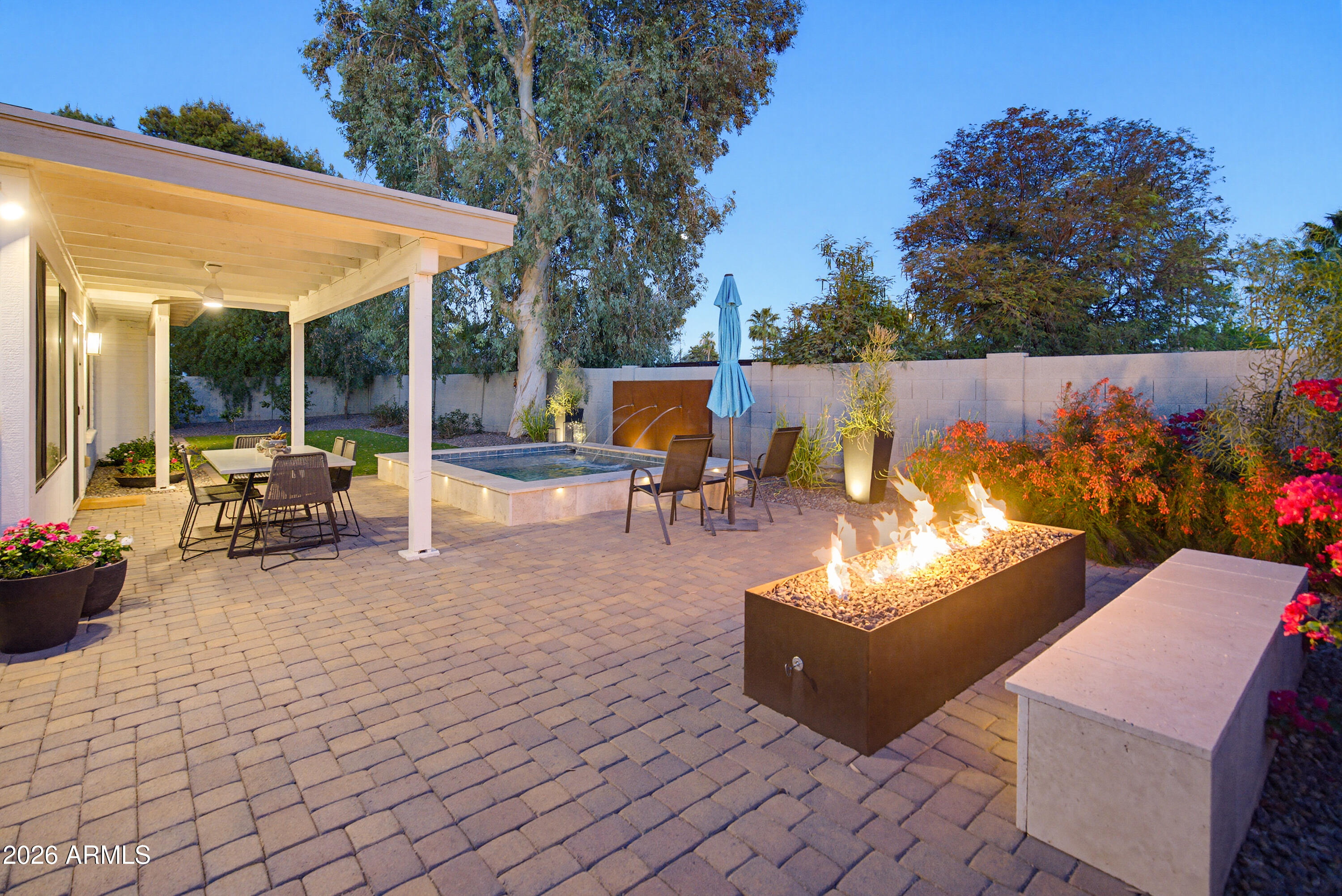 5219 E WINCHCOMB Drive