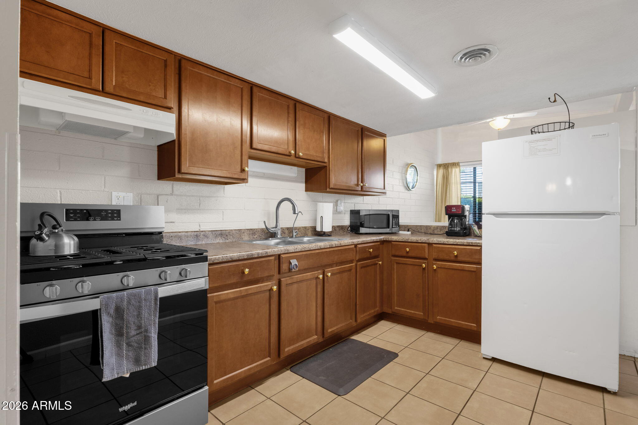 3202 N 67TH Place