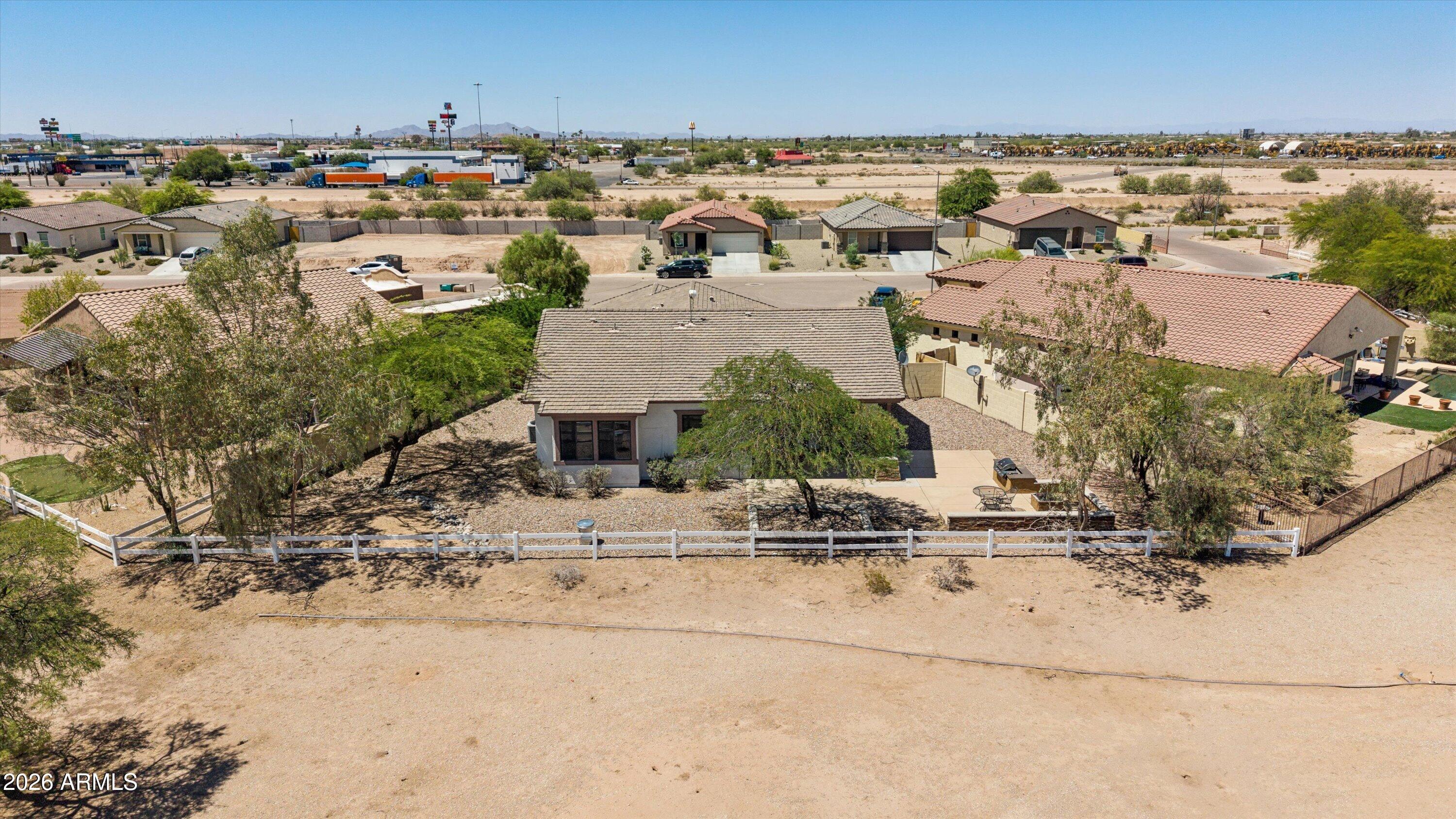 3725 W LONG Drive