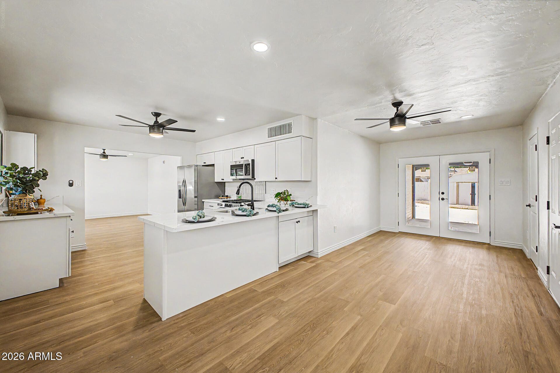 2141 W LAUREL Lane