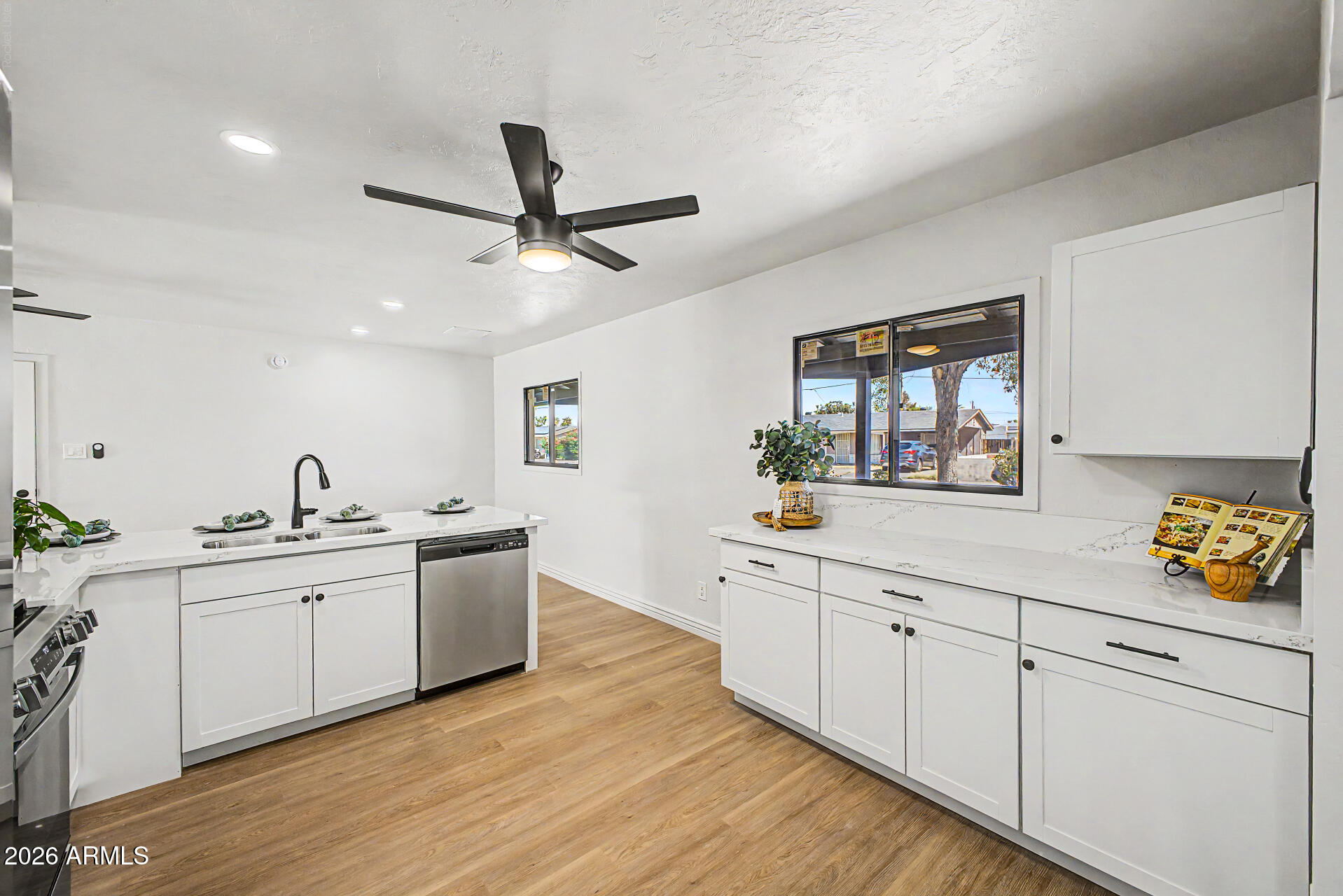 2141 W LAUREL Lane