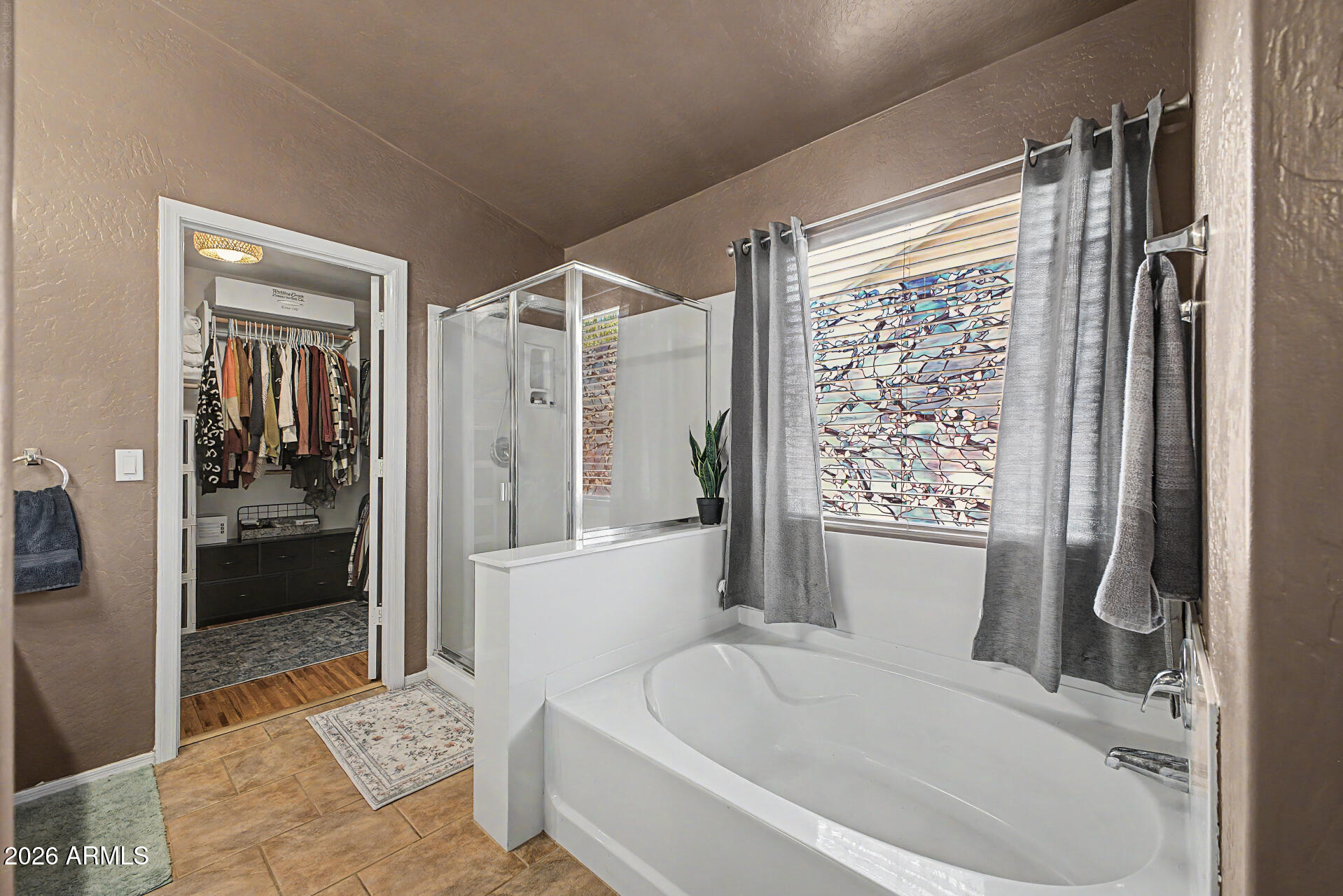 2265 W SUNSHINE BUTTE Drive