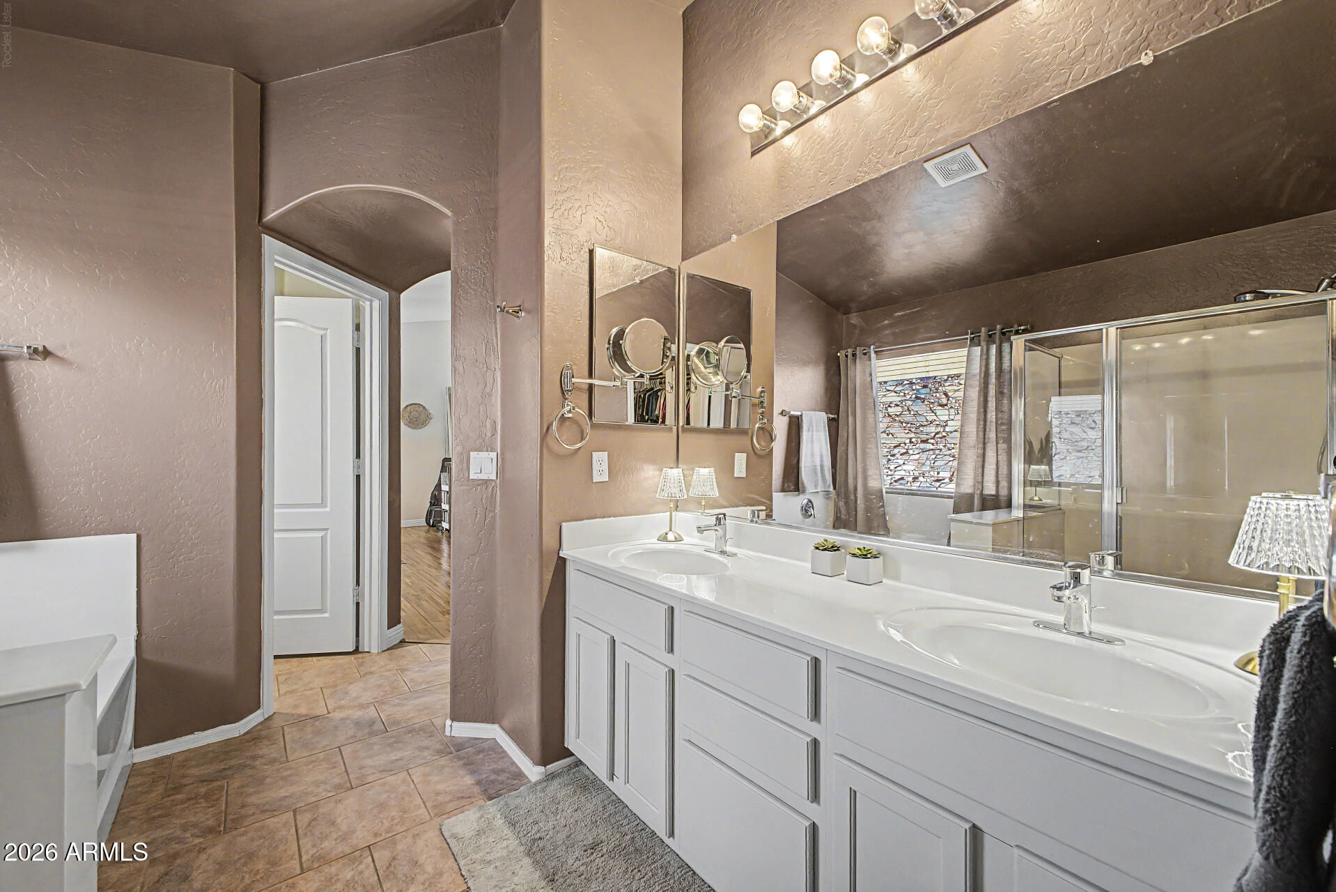 2265 W SUNSHINE BUTTE Drive
