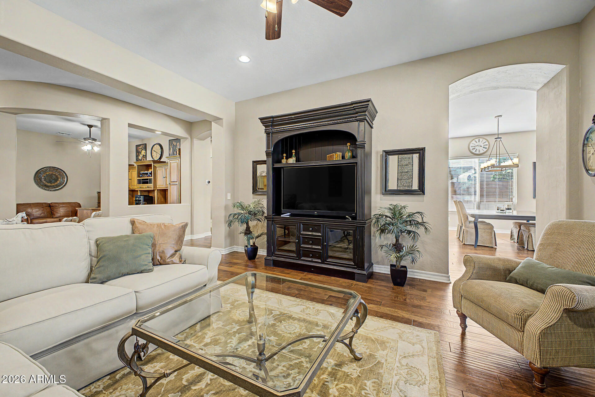 582 W ZION Place