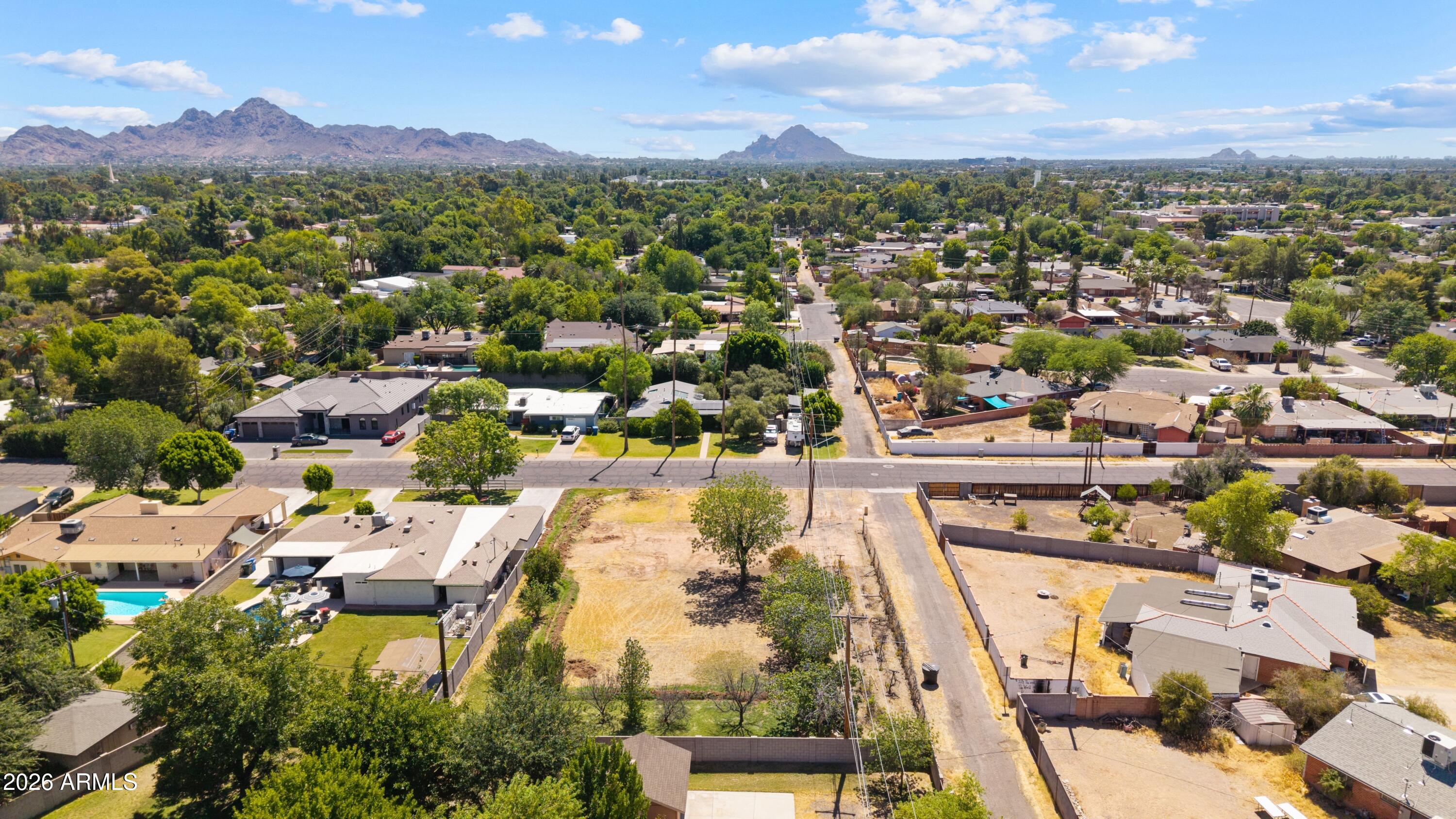 5704 N 11TH Avenue -