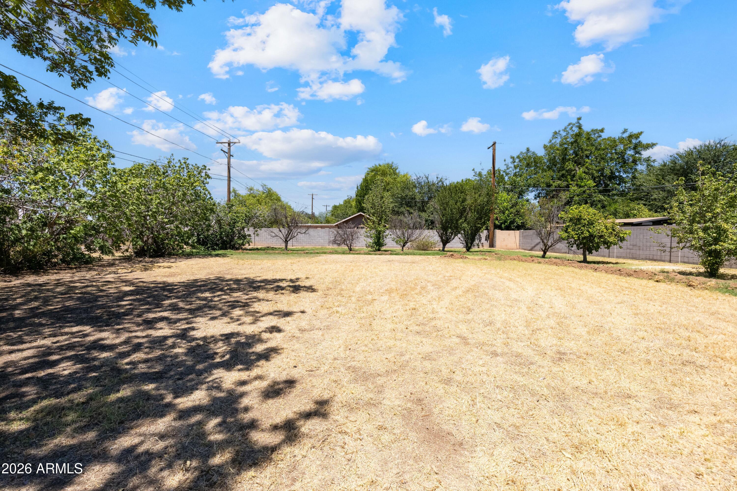 5704 N 11TH Avenue -