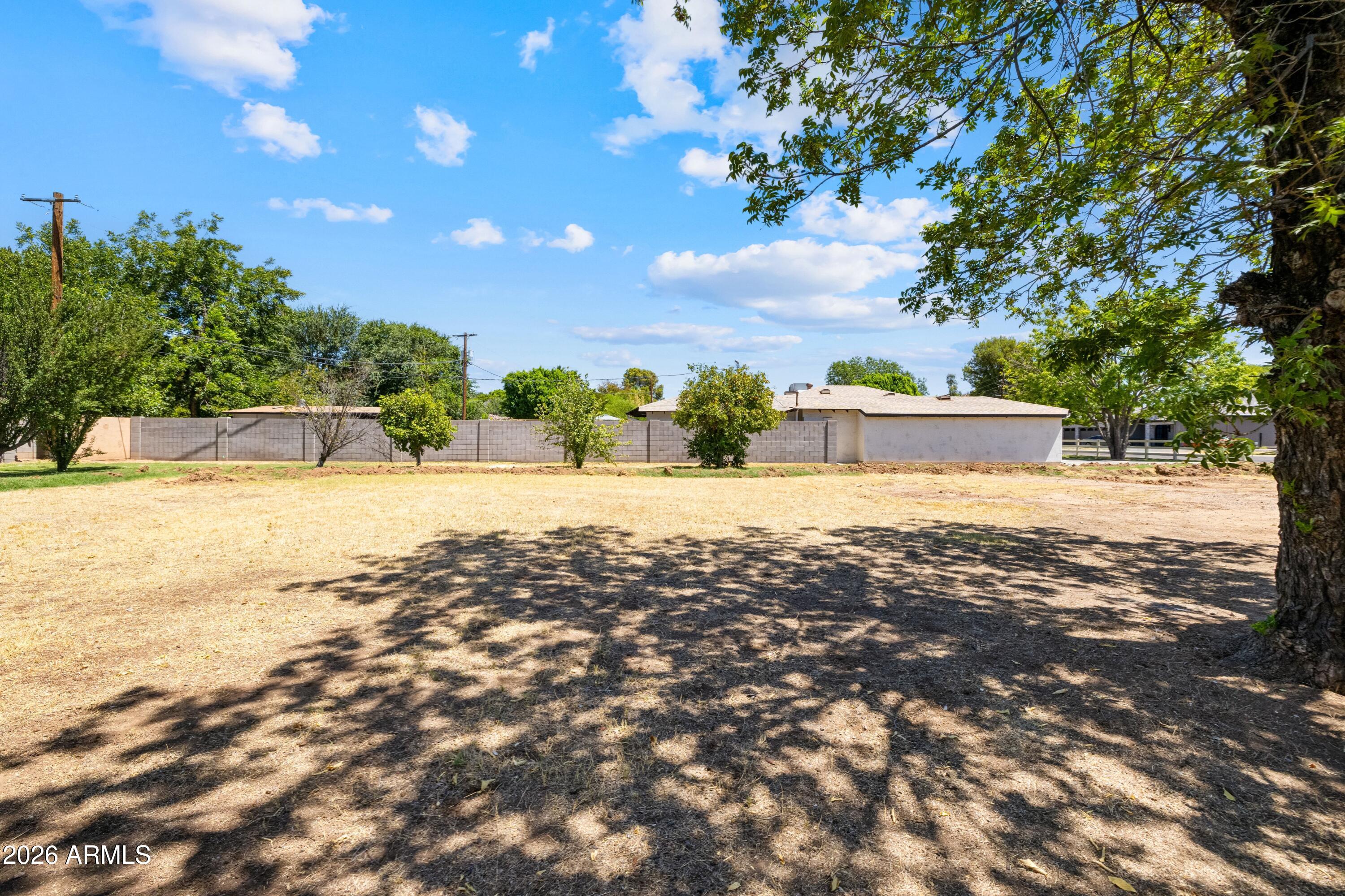 5704 N 11TH Avenue -