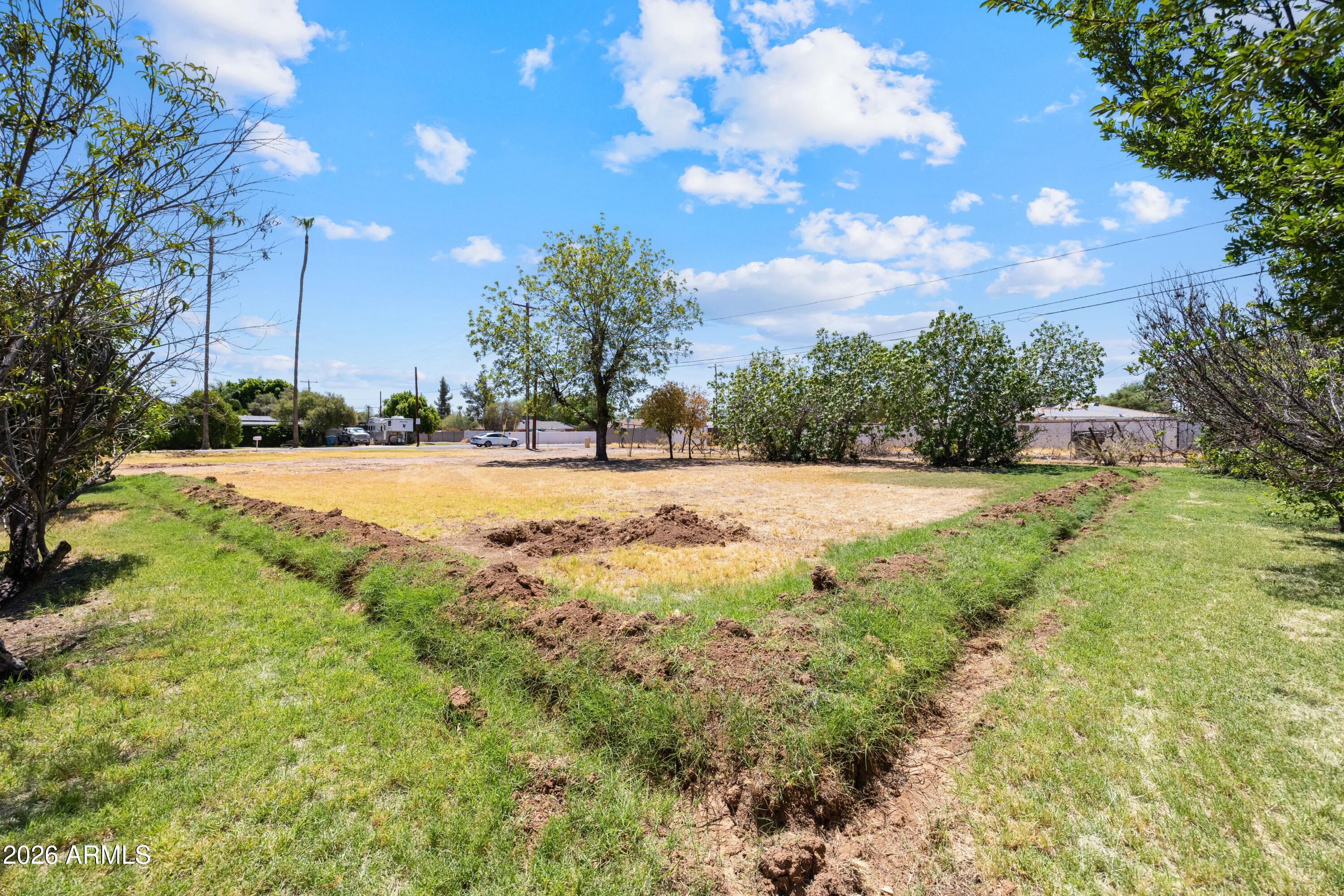5704 N 11TH Avenue -