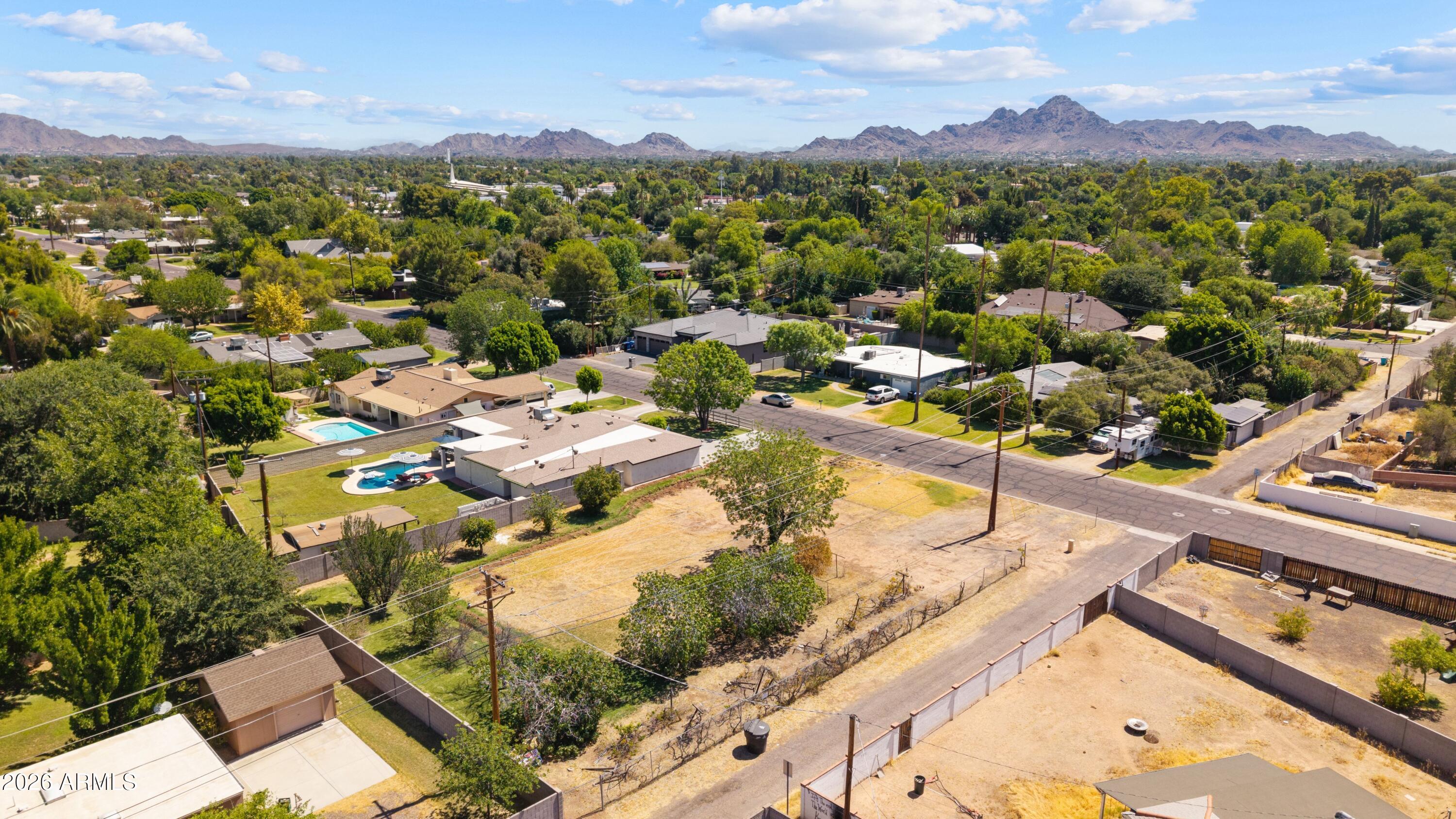 5704 N 11TH Avenue -