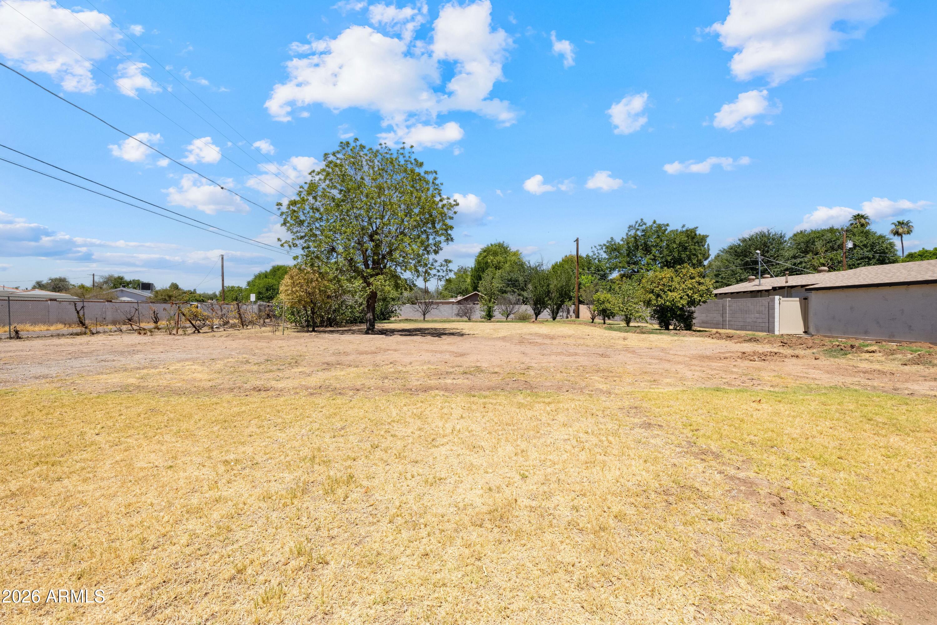 5704 N 11TH Avenue -