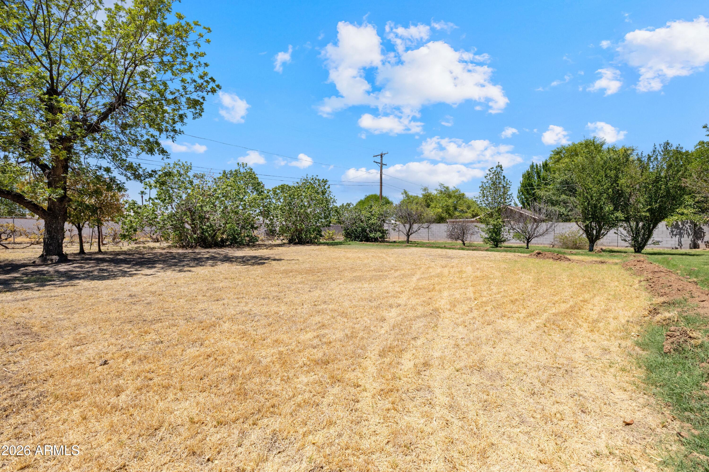 5704 N 11TH Avenue -