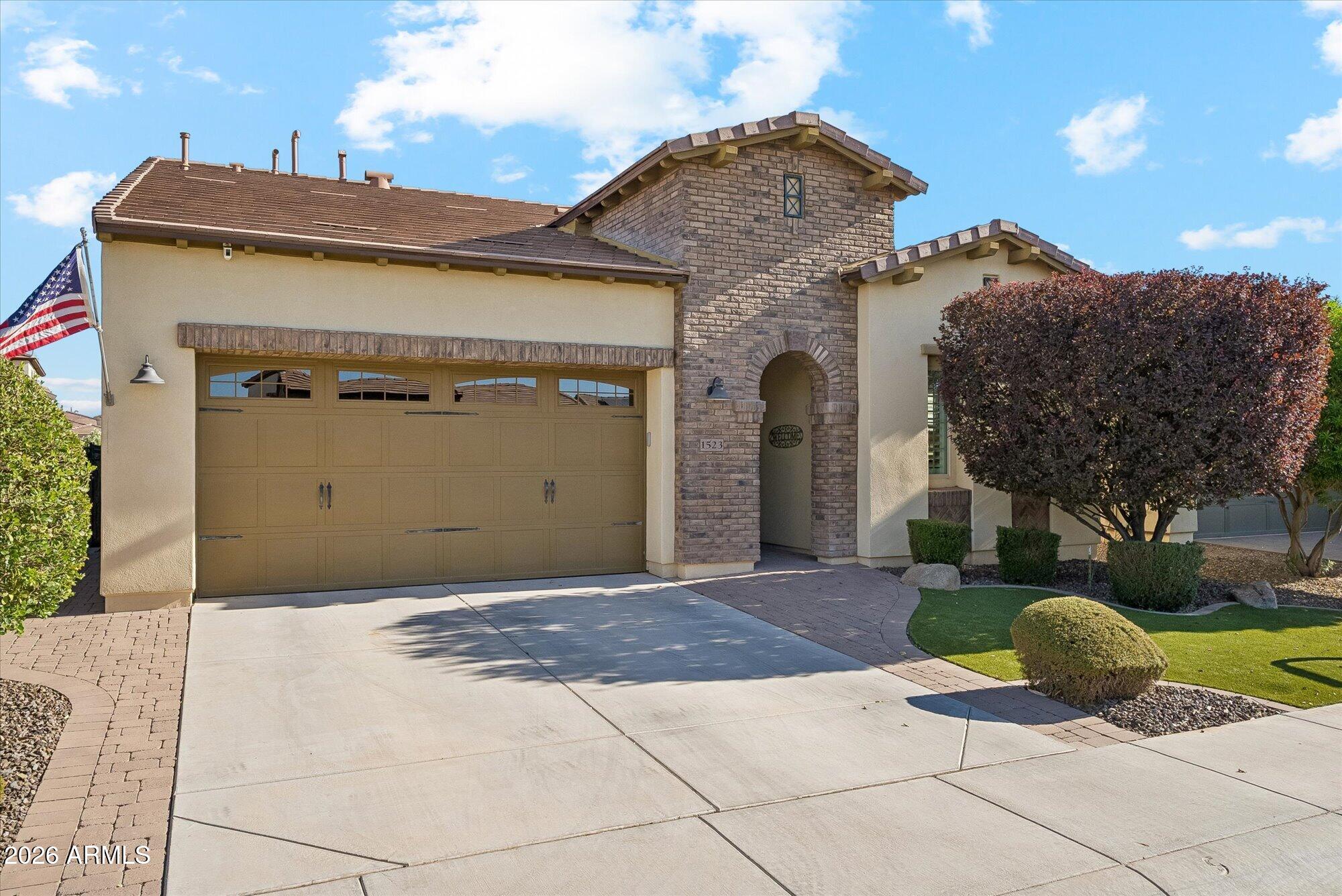 1523 E ELYSIAN Pass