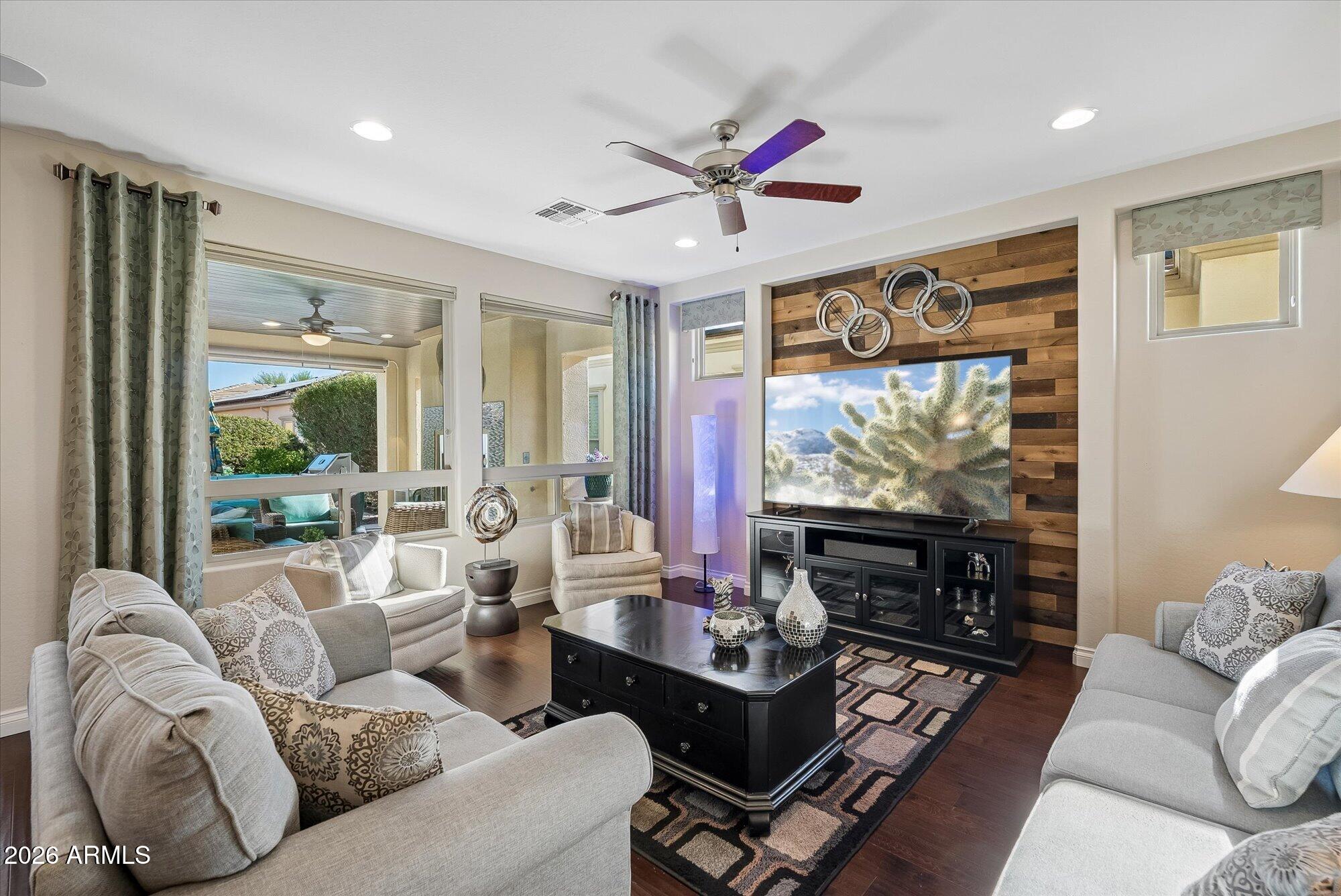 1523 E ELYSIAN Pass