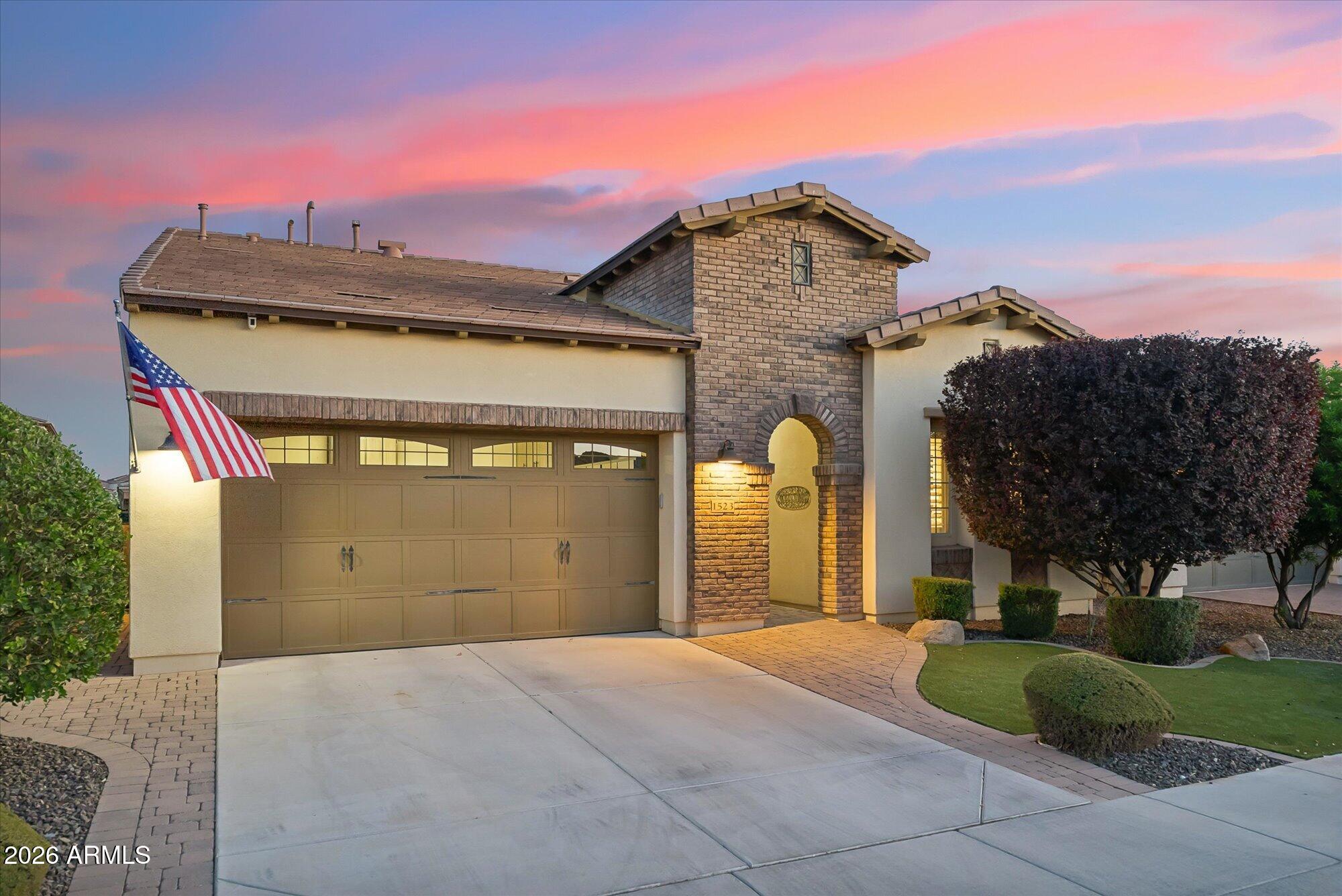 1523 E ELYSIAN Pass