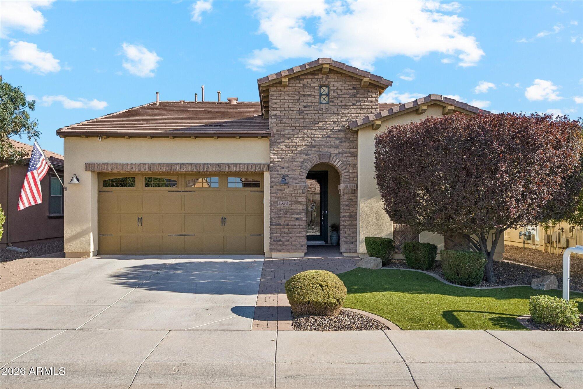 1523 E ELYSIAN Pass