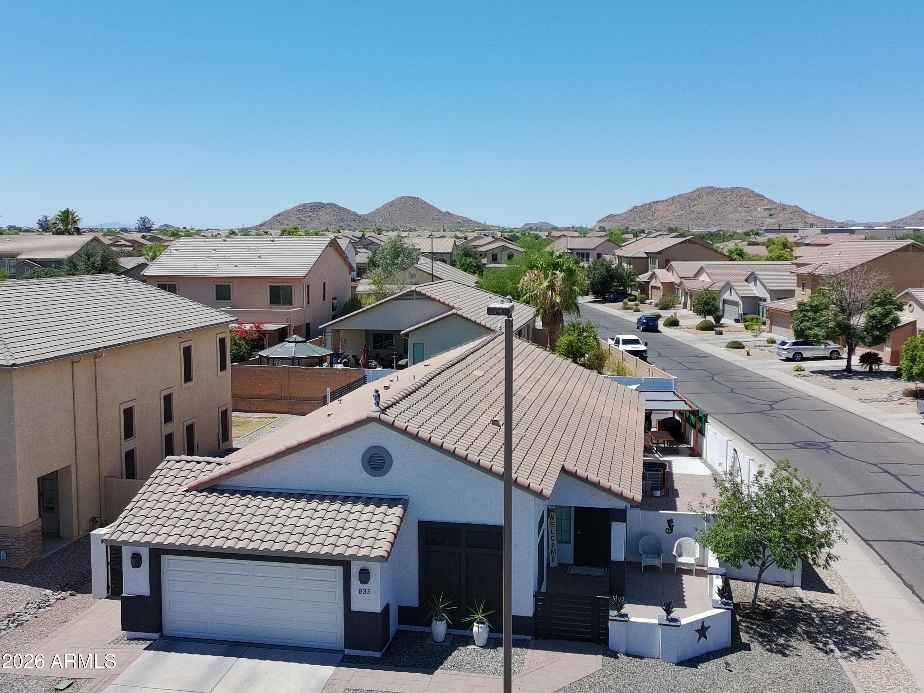 833 W VINEYARD PLAINS Drive