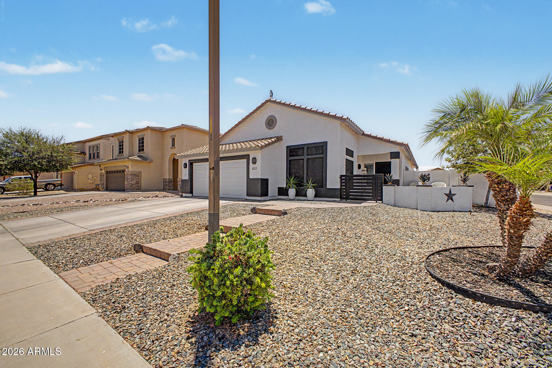 833 W VINEYARD PLAINS Drive