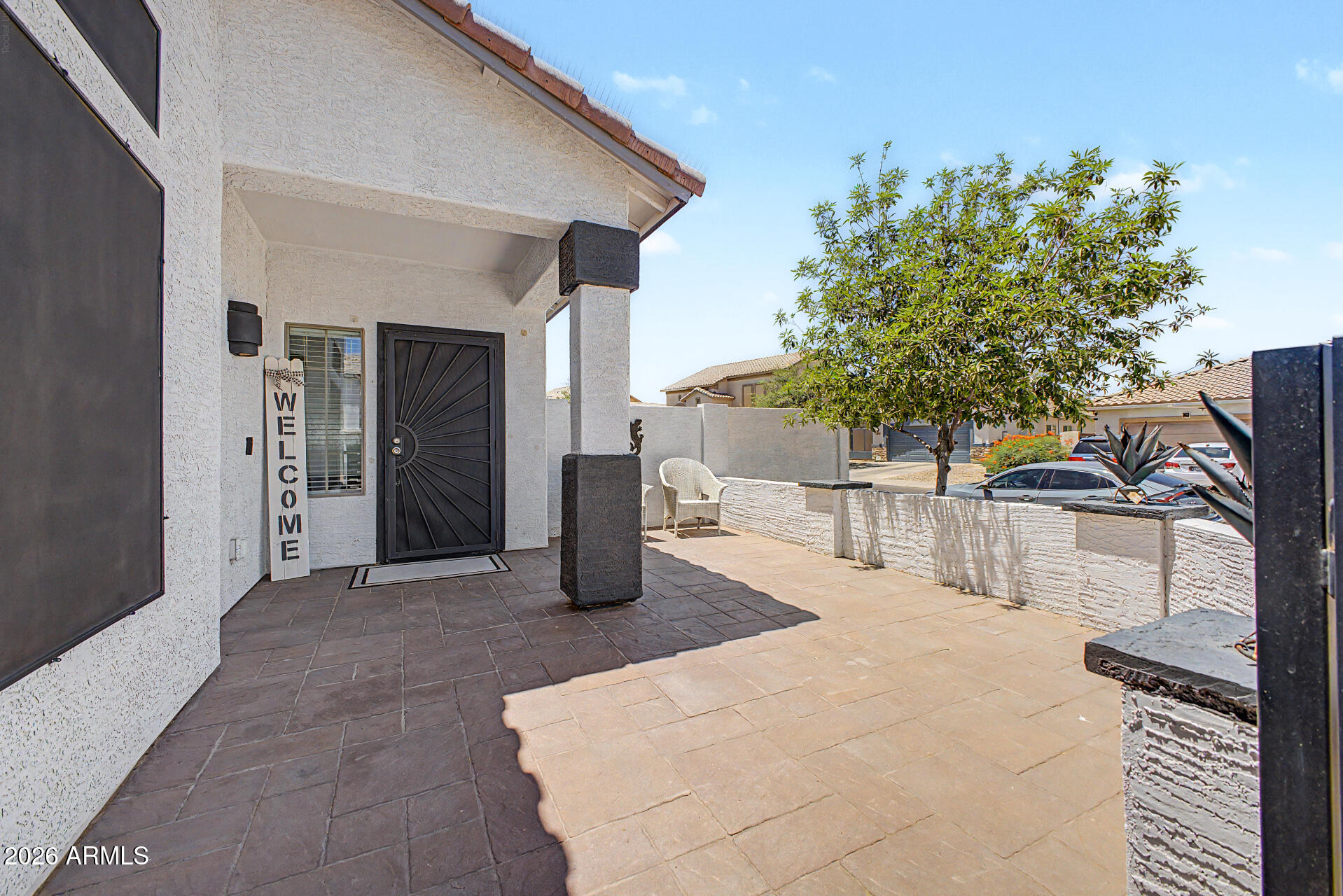 833 W VINEYARD PLAINS Drive