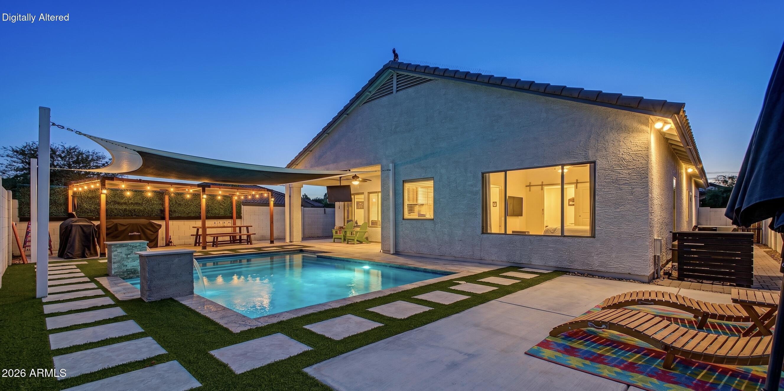 833 W VINEYARD PLAINS Drive