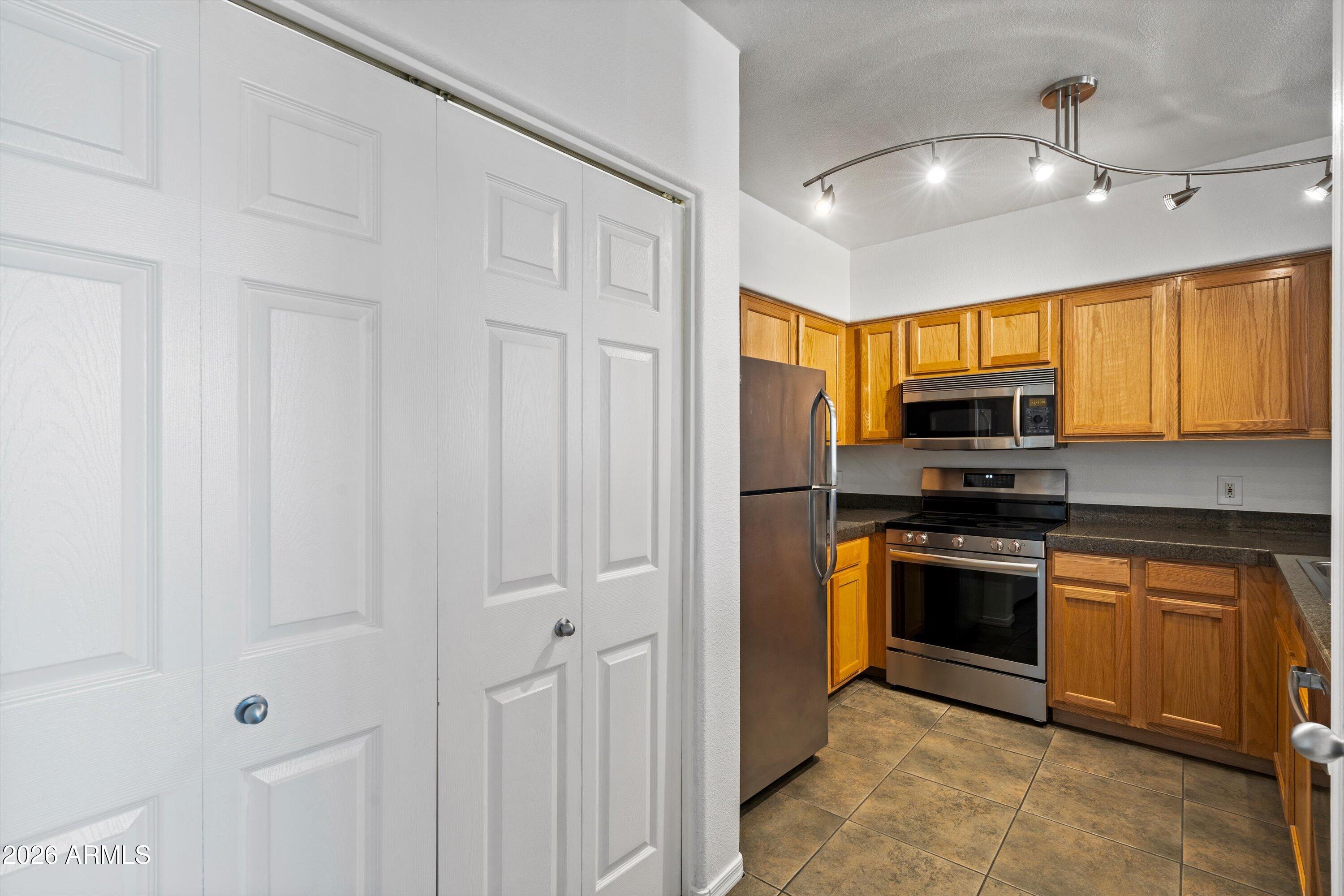 20100 N 78TH Place 1051