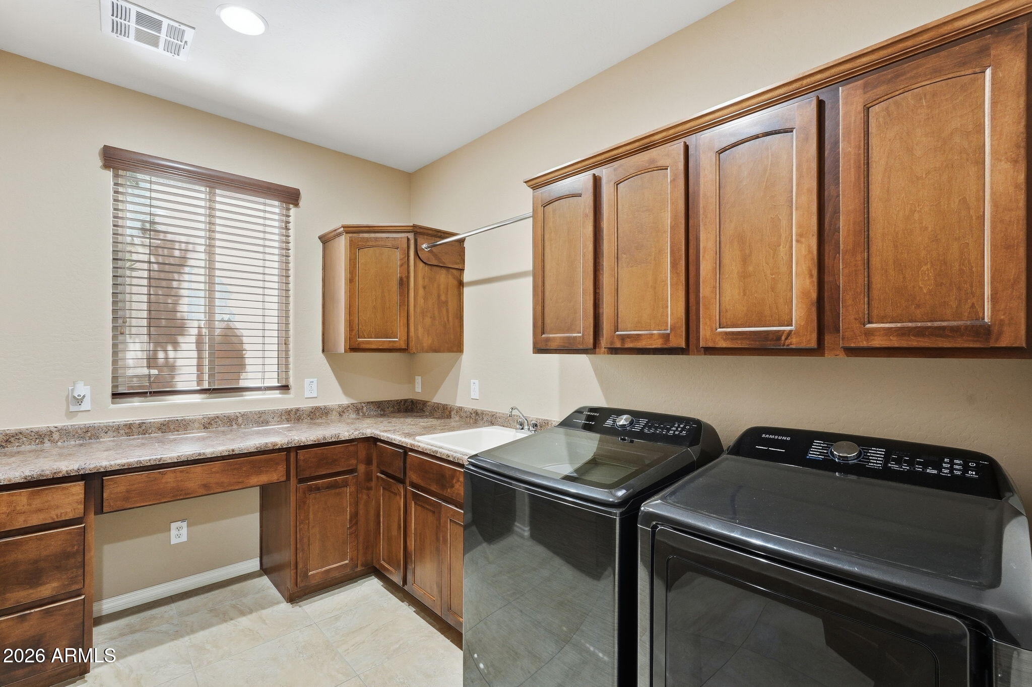 1756 E AZAFRAN Trail