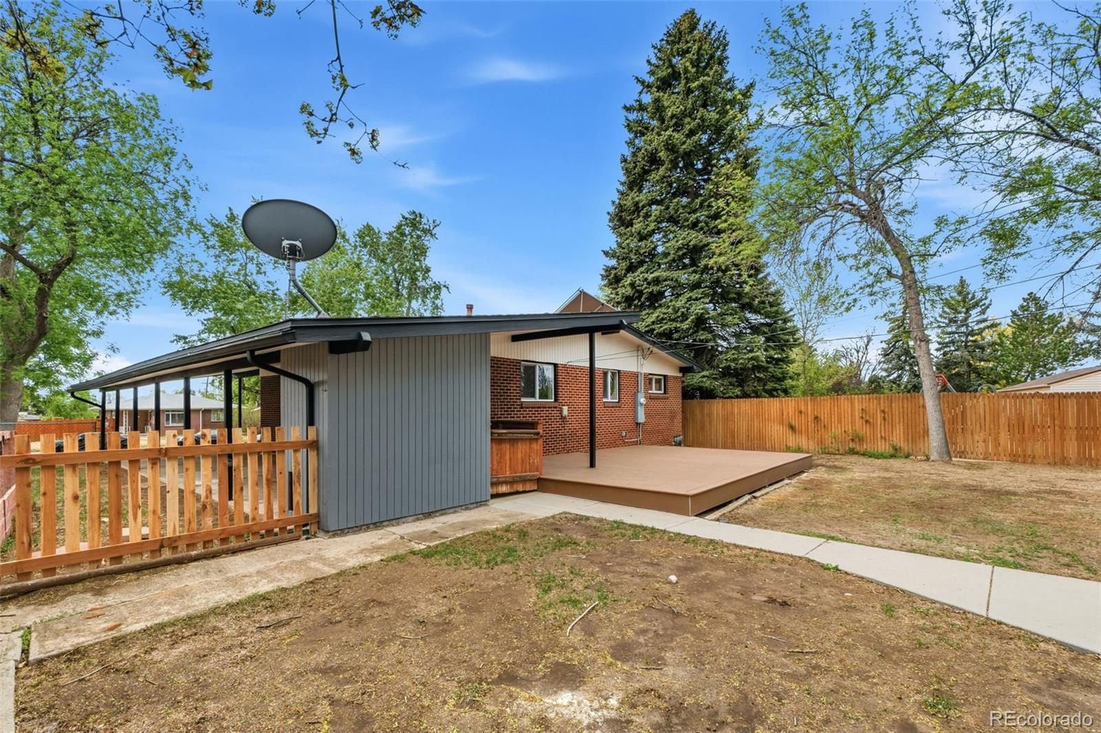 425 W 4th Avenue Drive