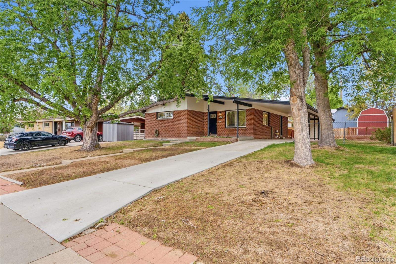 425 W 4th Avenue Drive