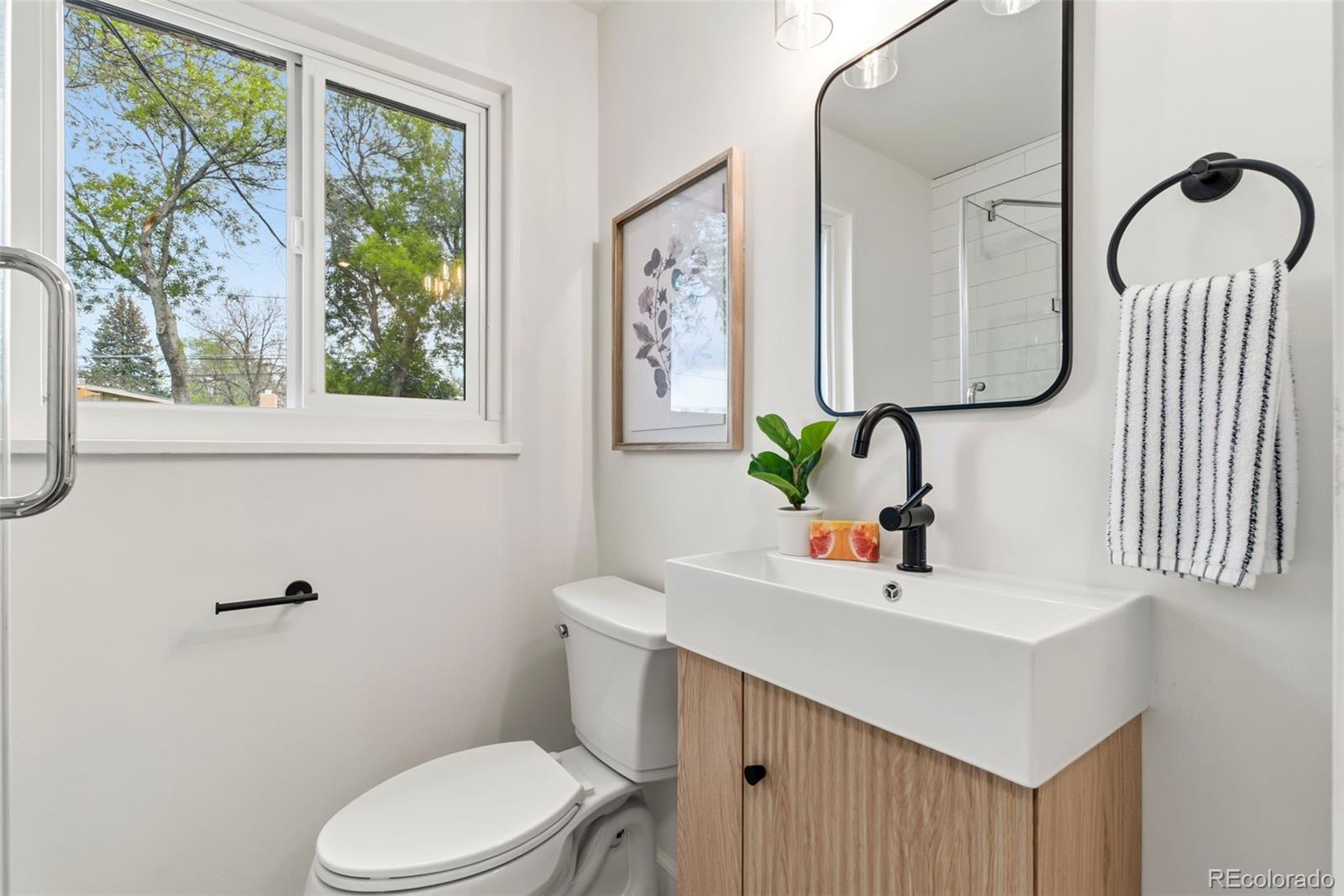 425 W 4th Avenue Drive