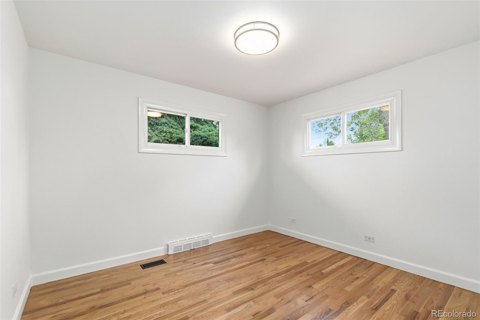 425 W 4th Avenue Drive
