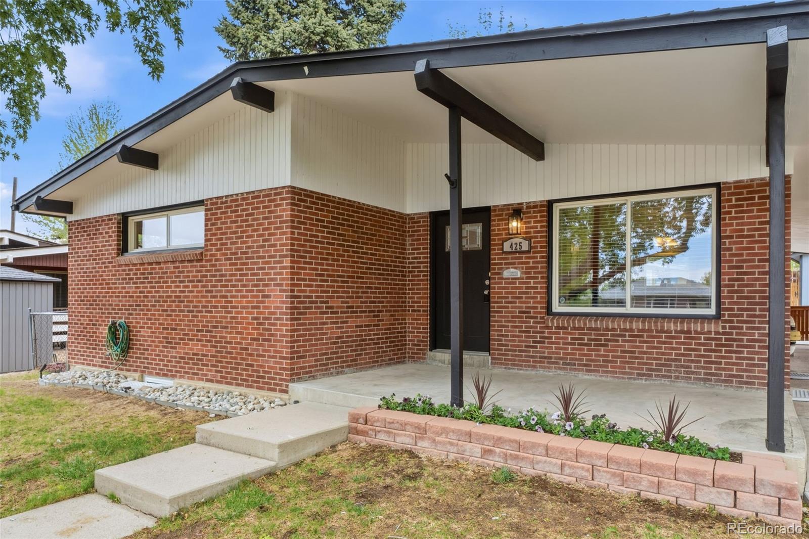 425 W 4th Avenue Drive