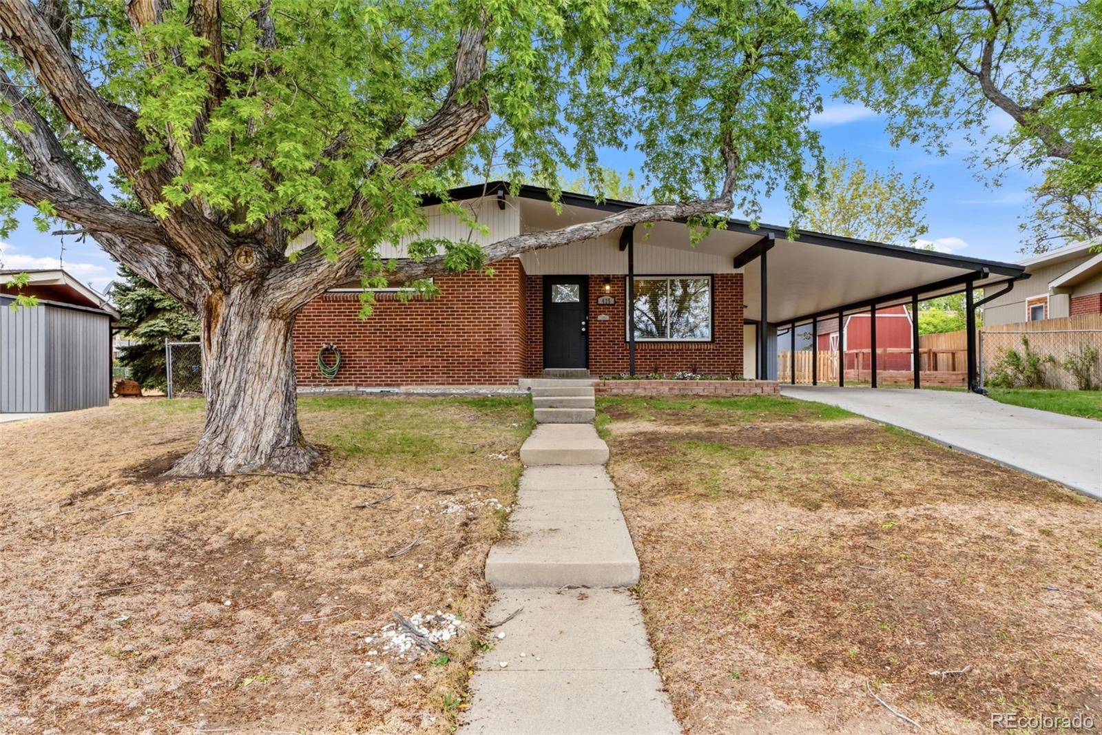 425 W 4th Avenue Drive