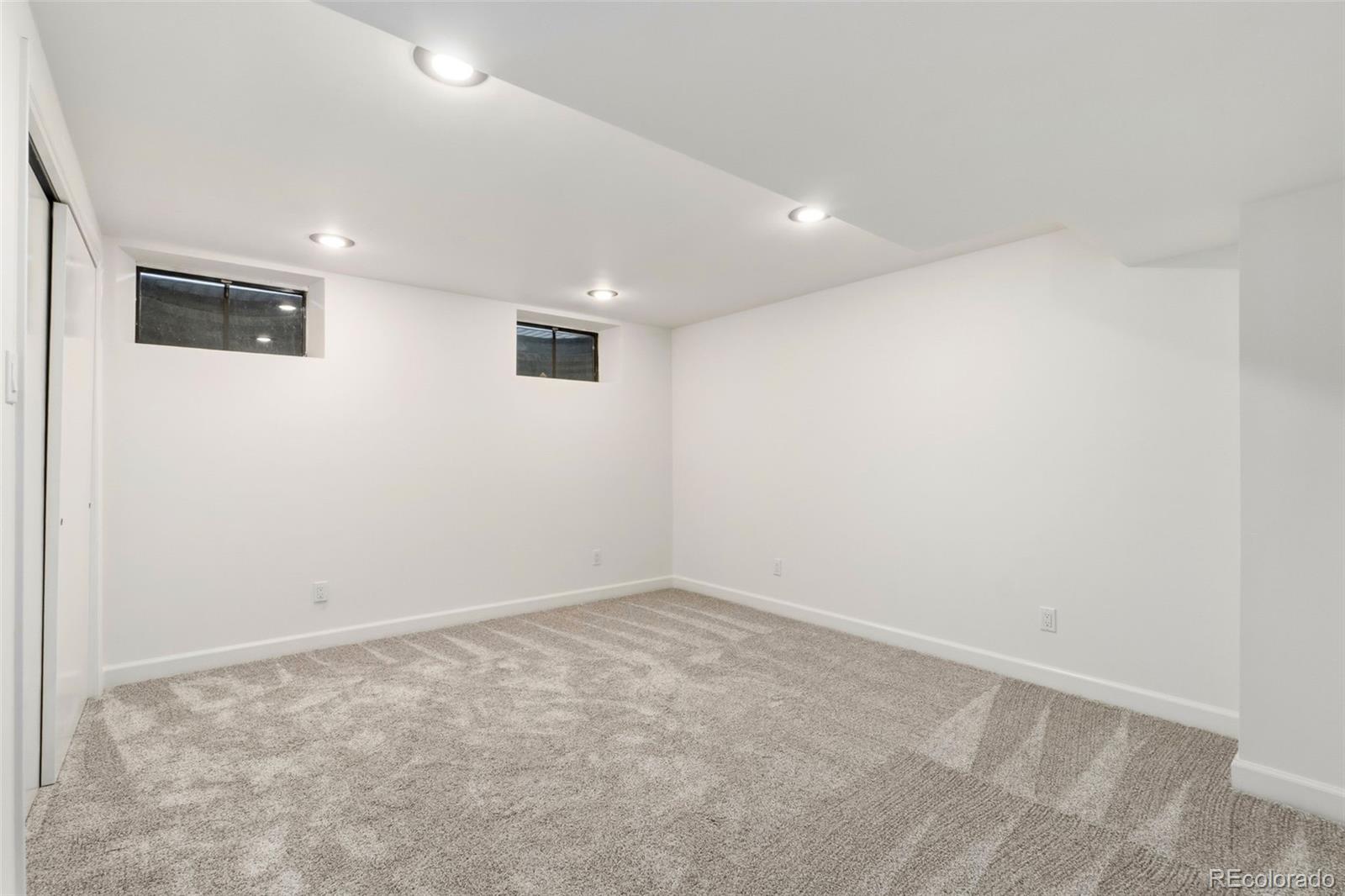 425 W 4th Avenue Drive