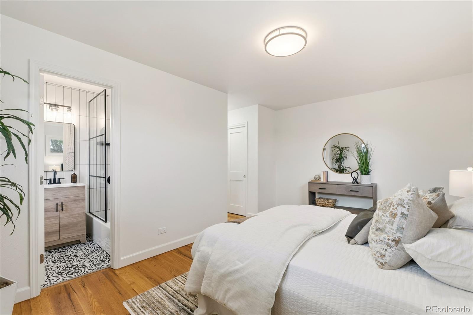 425 W 4th Avenue Drive