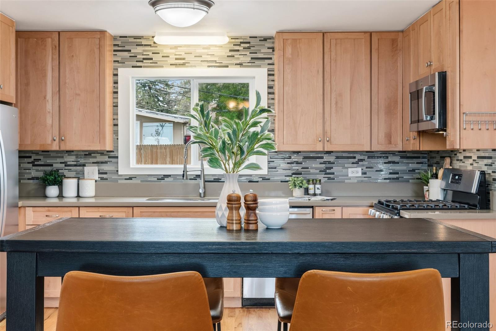 425 W 4th Avenue Drive